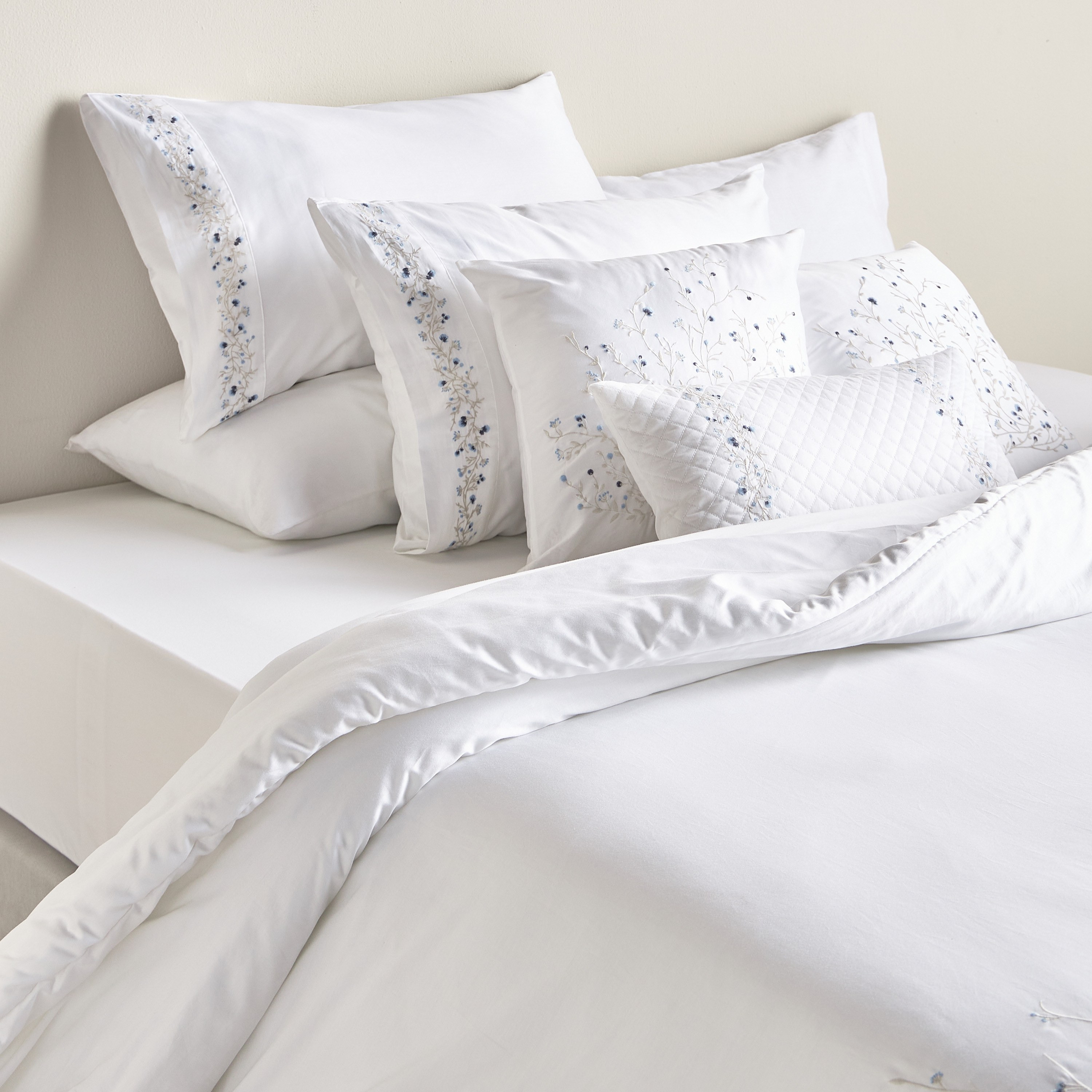 Bouqu Cotton Embroidery 300 Thread Count 6-Piece Queen Comforter Set - 200x240 cm-household-bedding-comfortersandbedspreads-comforters-image-1
