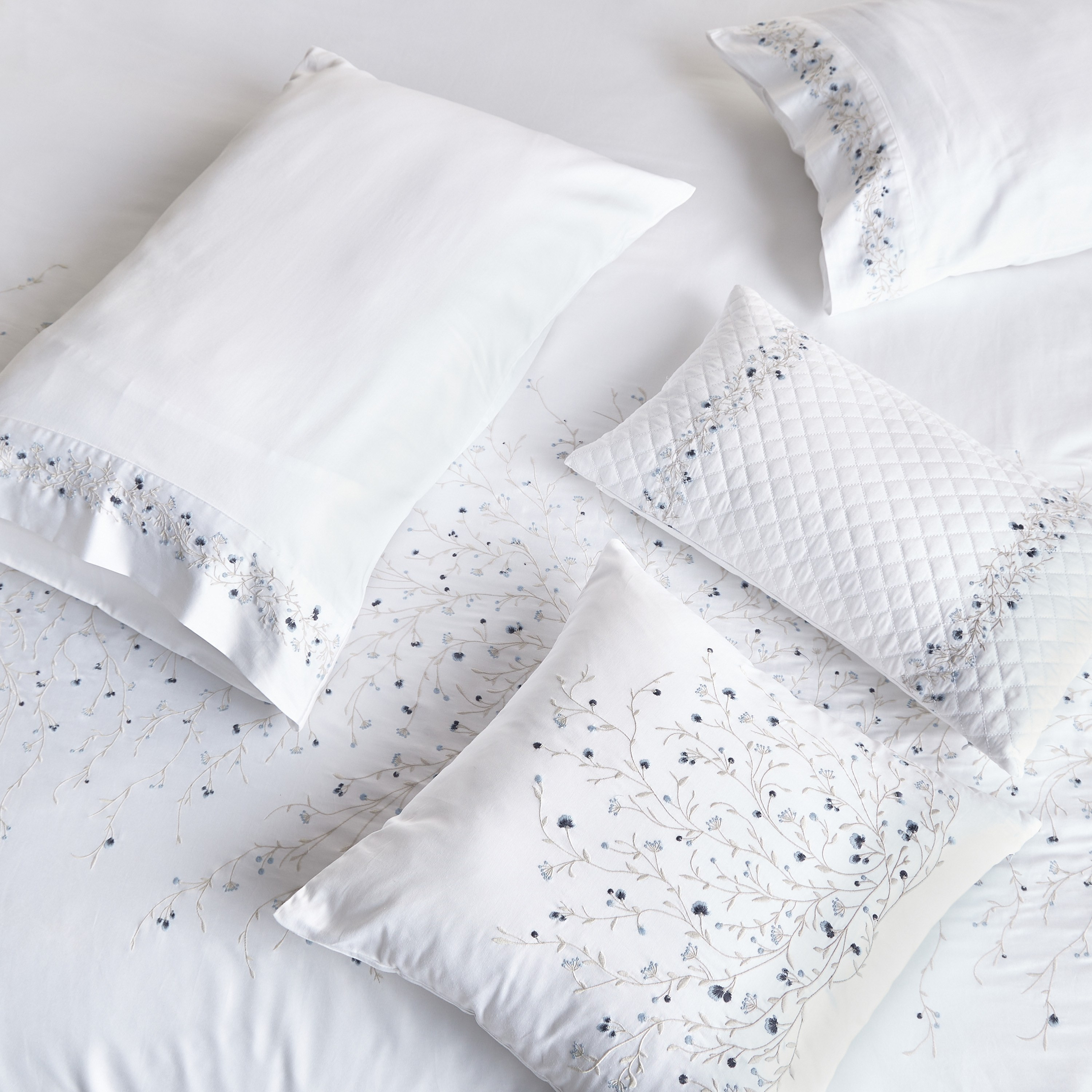 Bouqu Cotton Embroidery 300 Thread Count 6-Piece Queen Comforter Set - 200x240 cm-household-bedding-comfortersandbedspreads-comforters-image-4