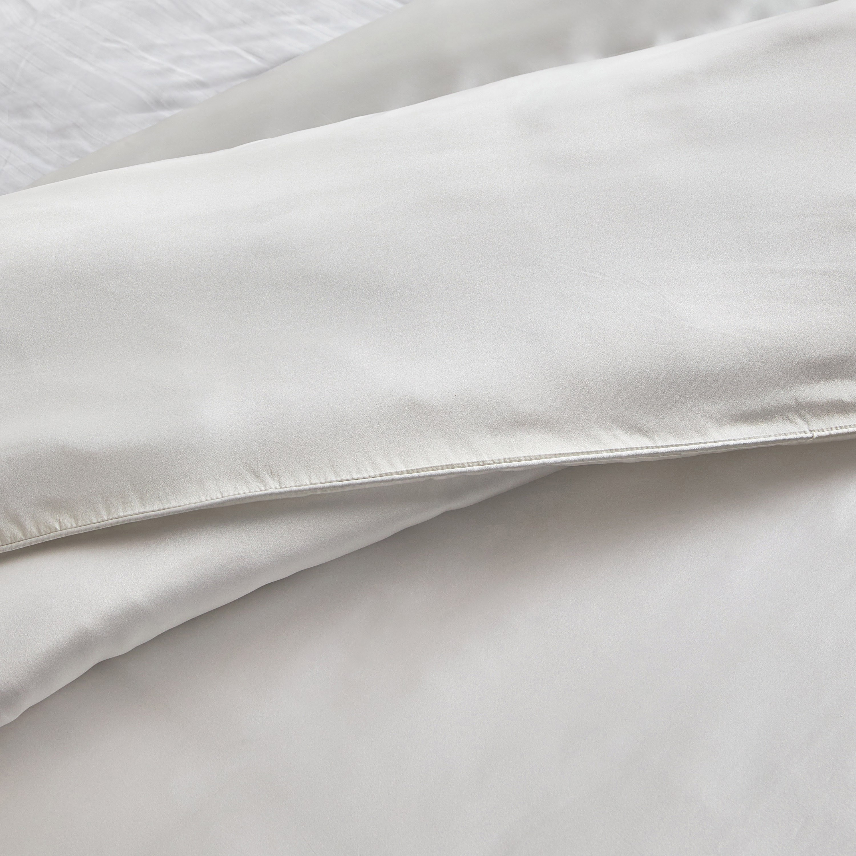 طقم غطاء لحاف سوبر كينج 3 قطع من حرير التوت - 260x220 سم-household-bedding-duvetandcovers-duvetcovers-image-3