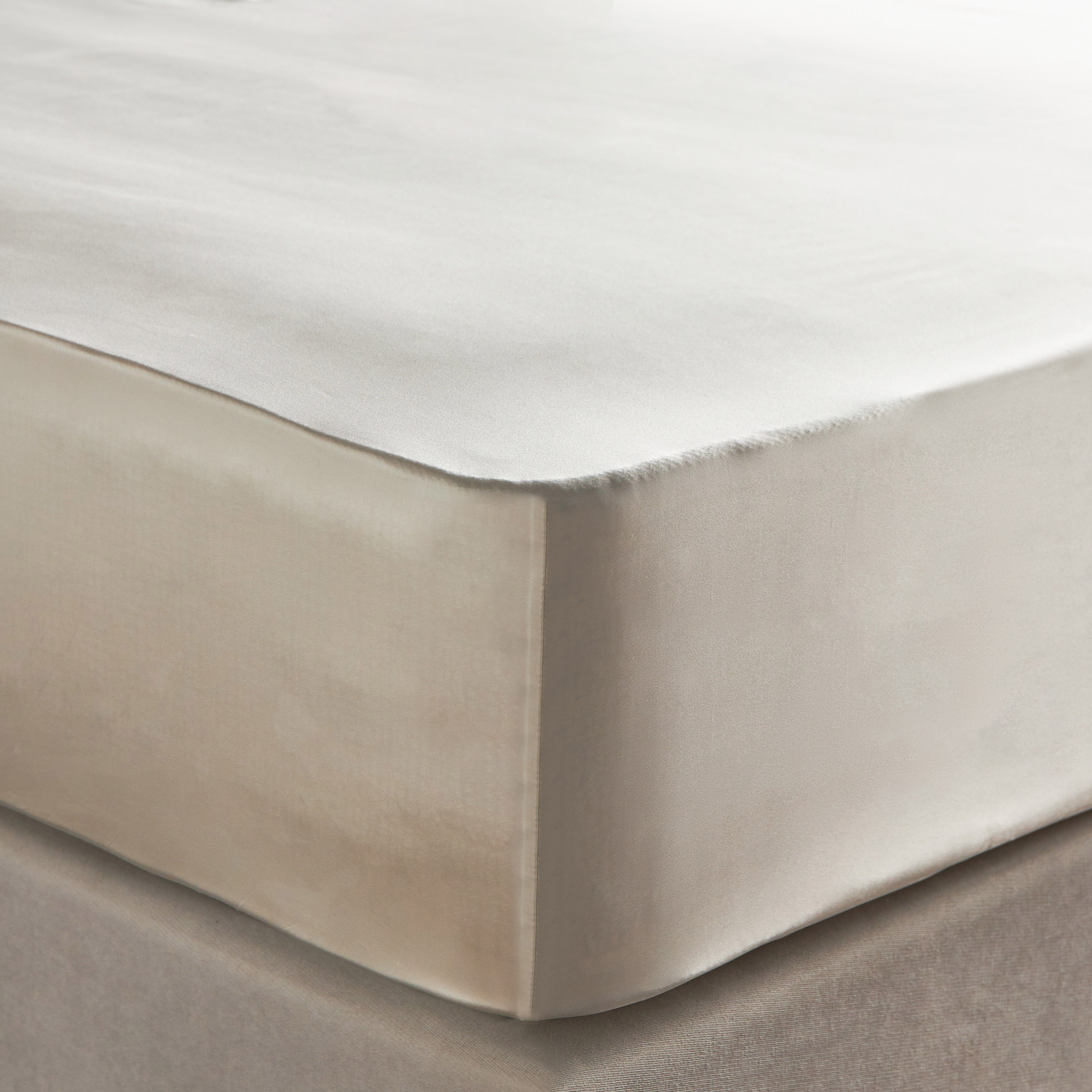 شرشف مطاطي سوبر كينج من حرير التوت - 200x205 سم-household-bedding-sheetsandpillowcases-fittedsheets-image-1