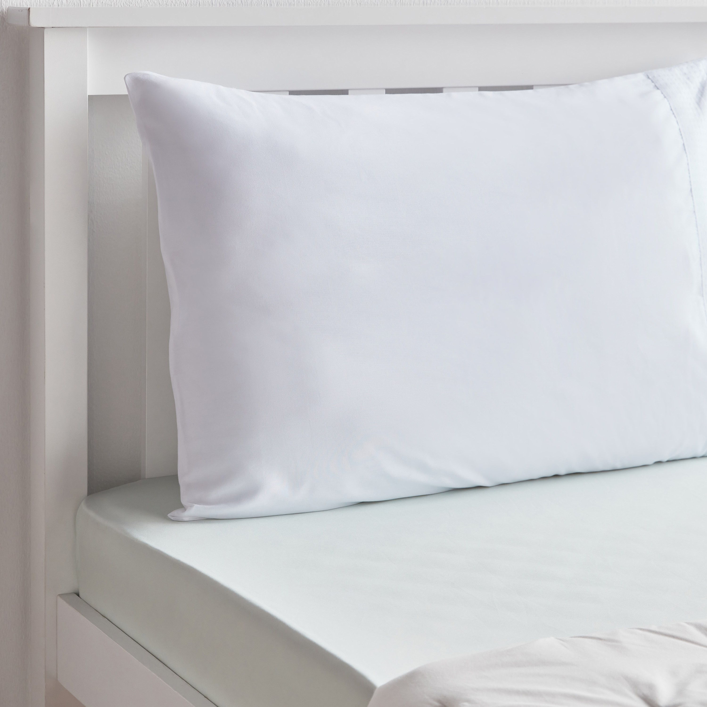 Naturova Bamboo Cotton Single Fitted Sheet - 90x200 cm-babyandkids-beddingandwindows-bedding-fittedandflatsheets-image-3