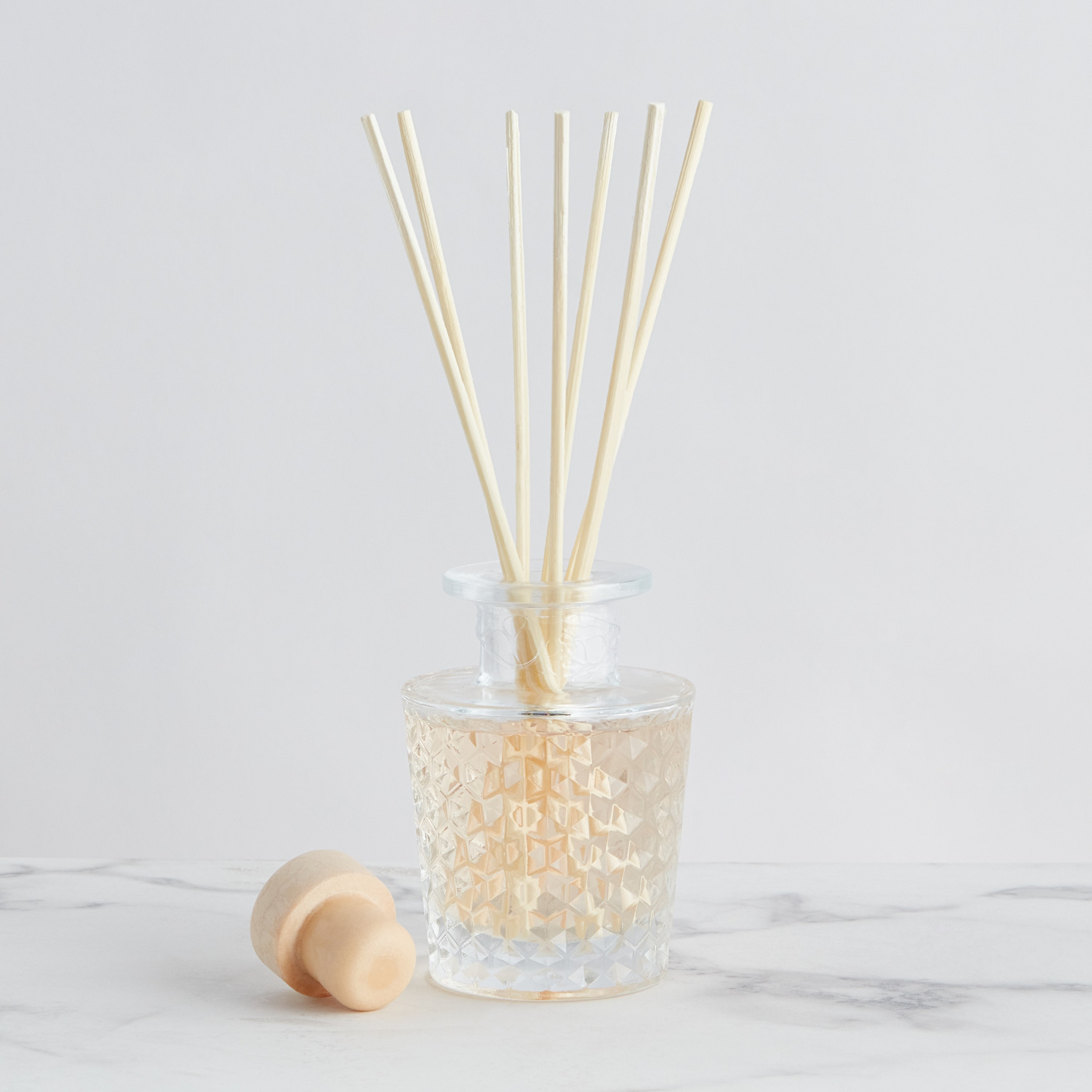 Lyla Reed Diffuser Shop Fairytale Lily Blossom Reed Diffuser - 80 ml Online | Homecentre Qatar