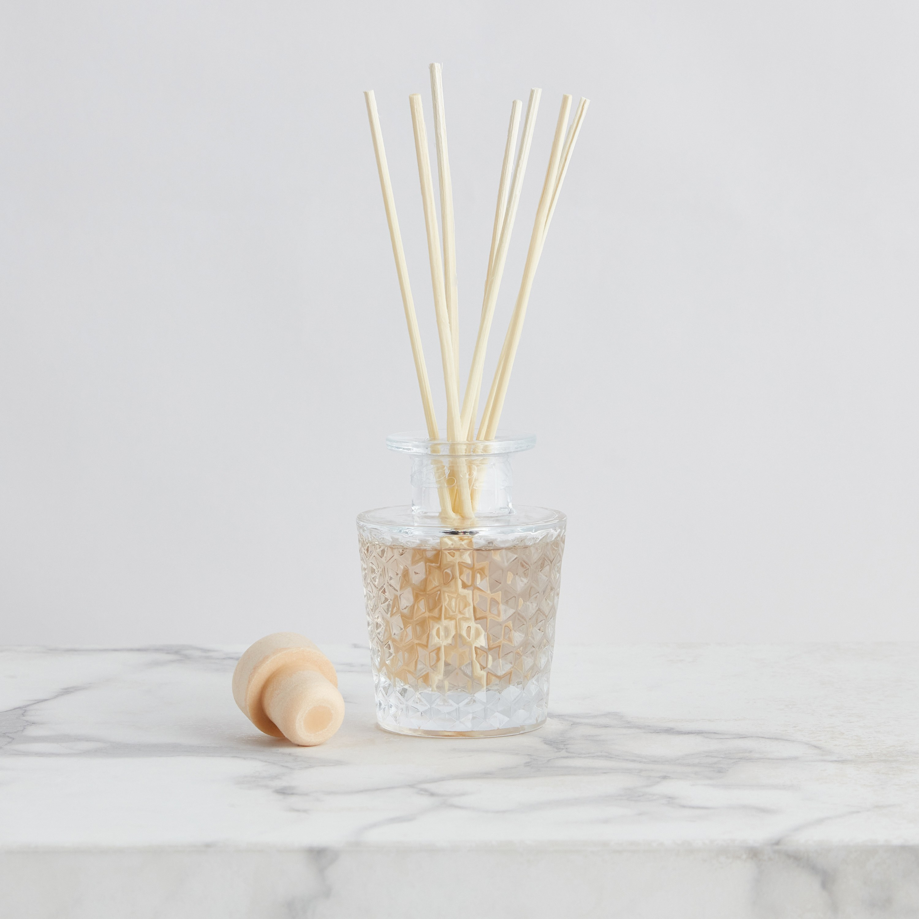 Lyla Reed Diffuser Shop Fairytale Lilac Lily and Freesia Scented Reed Diffuser - 80 ml ...