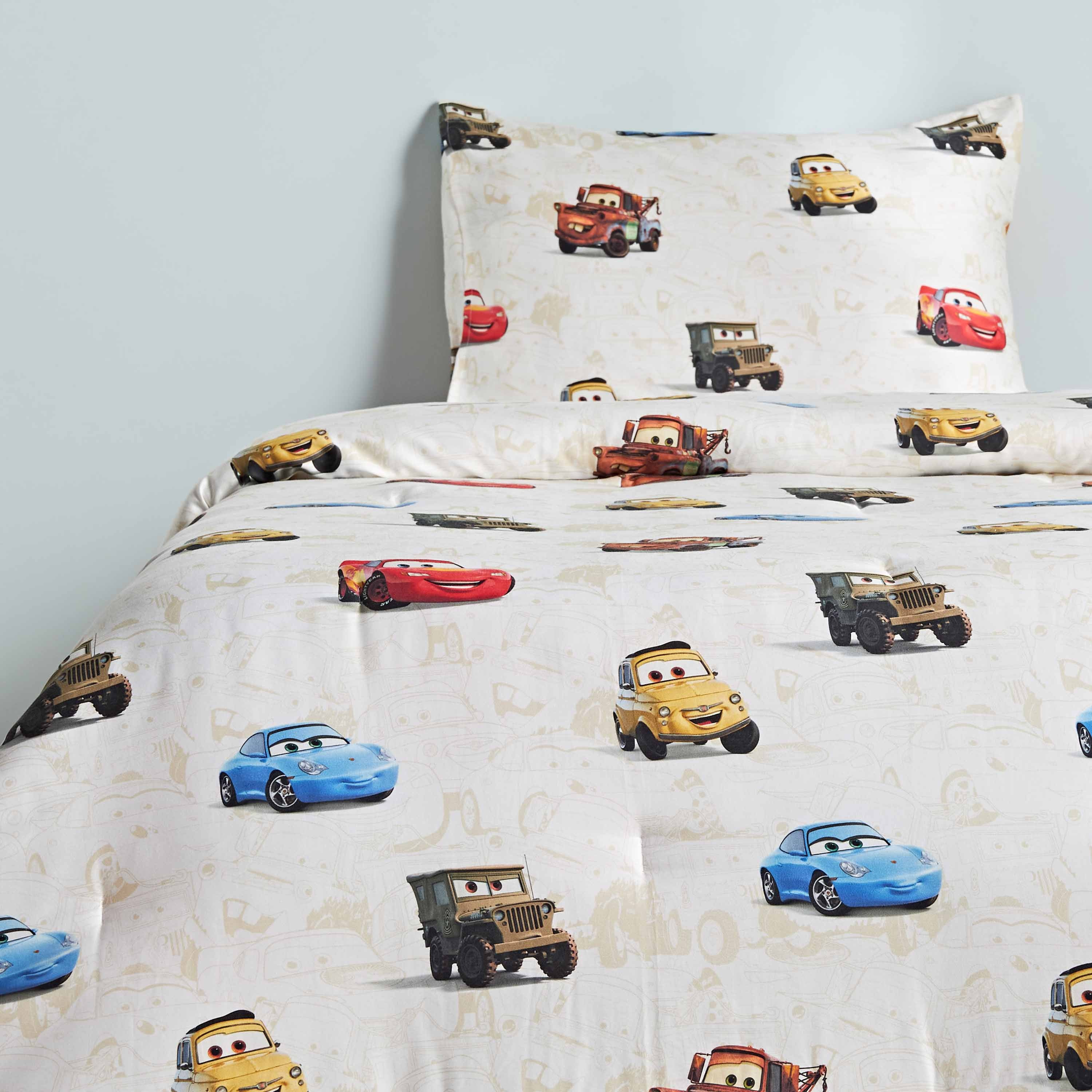 طقم لحاف كامل قابل للعكس كارز أون ذا رود - ديزني - 160x220 سم-babyandkids-beddingandwindows-bedding-comforters-image-2