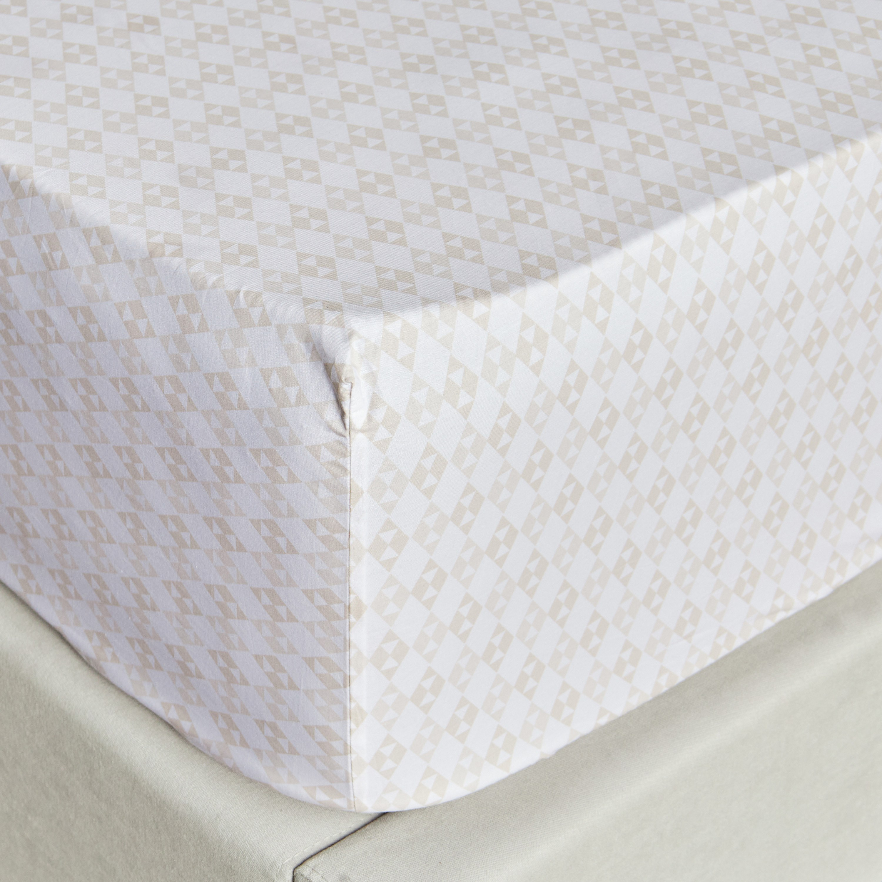 Serenity Cotton Percale 200 Thread Count Super King Printed Fitted Sheet - 200x205 cm-household-bedding-sheetsandpillowcases-fittedsheets-image-1