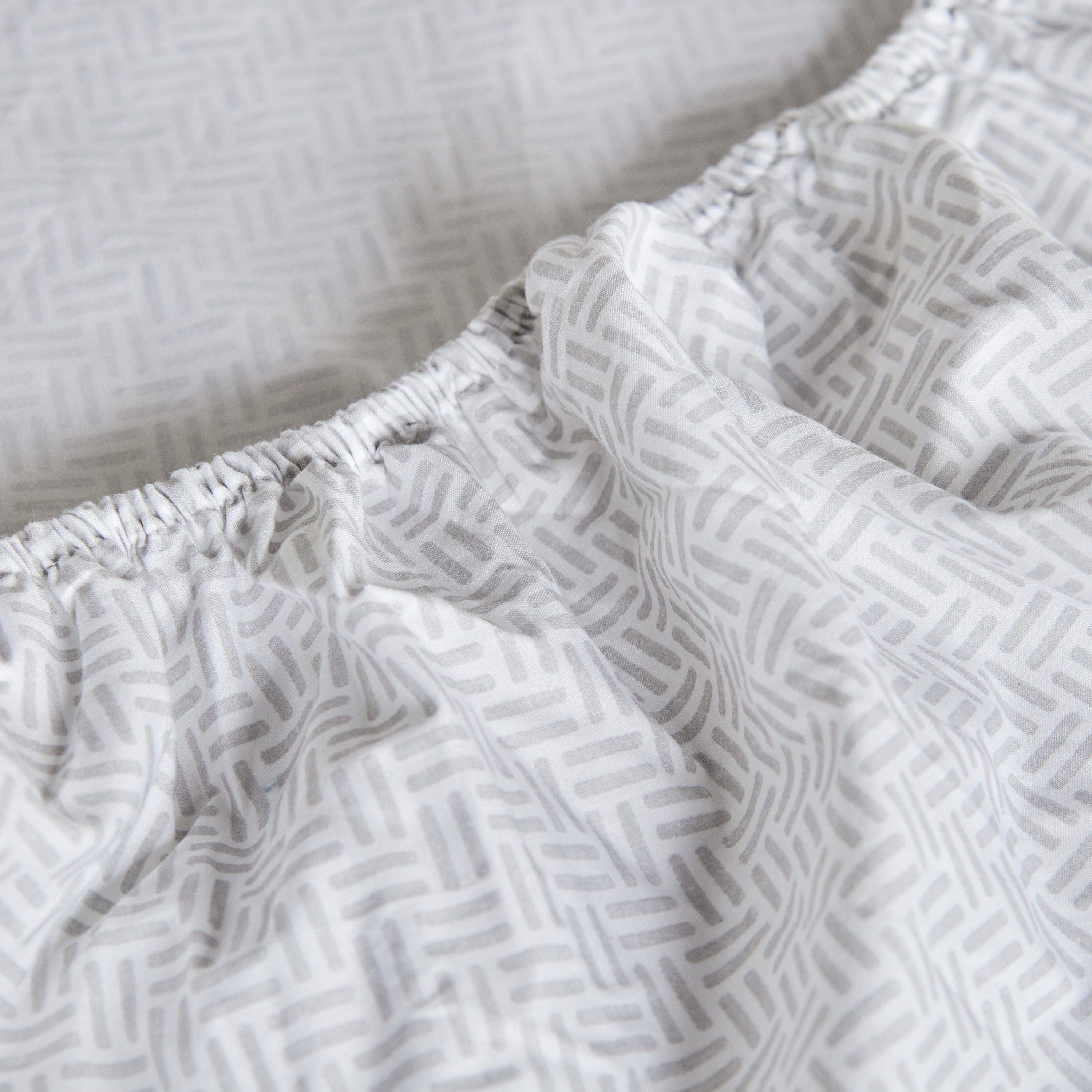 Serenity Cotton Percale 200 Thread Count Full Printed Fitted Sheet - 120x200 cm-household-bedding-sheetsandpillowcases-fittedsheets-image-2