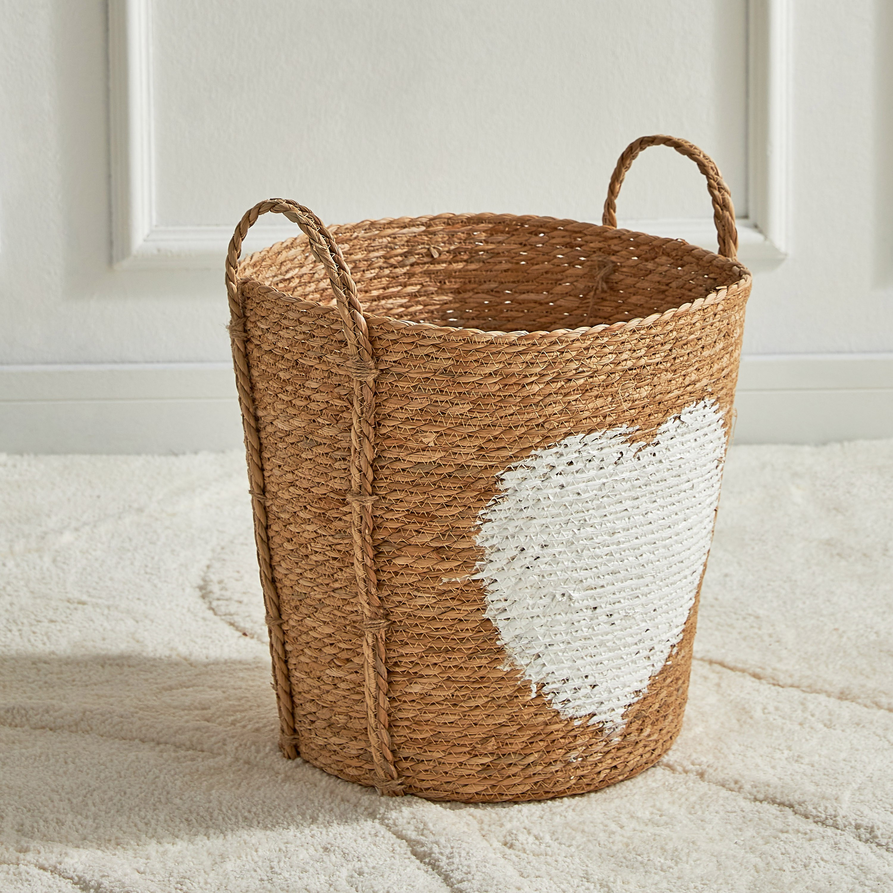 Eva Heart Seagrass Basket