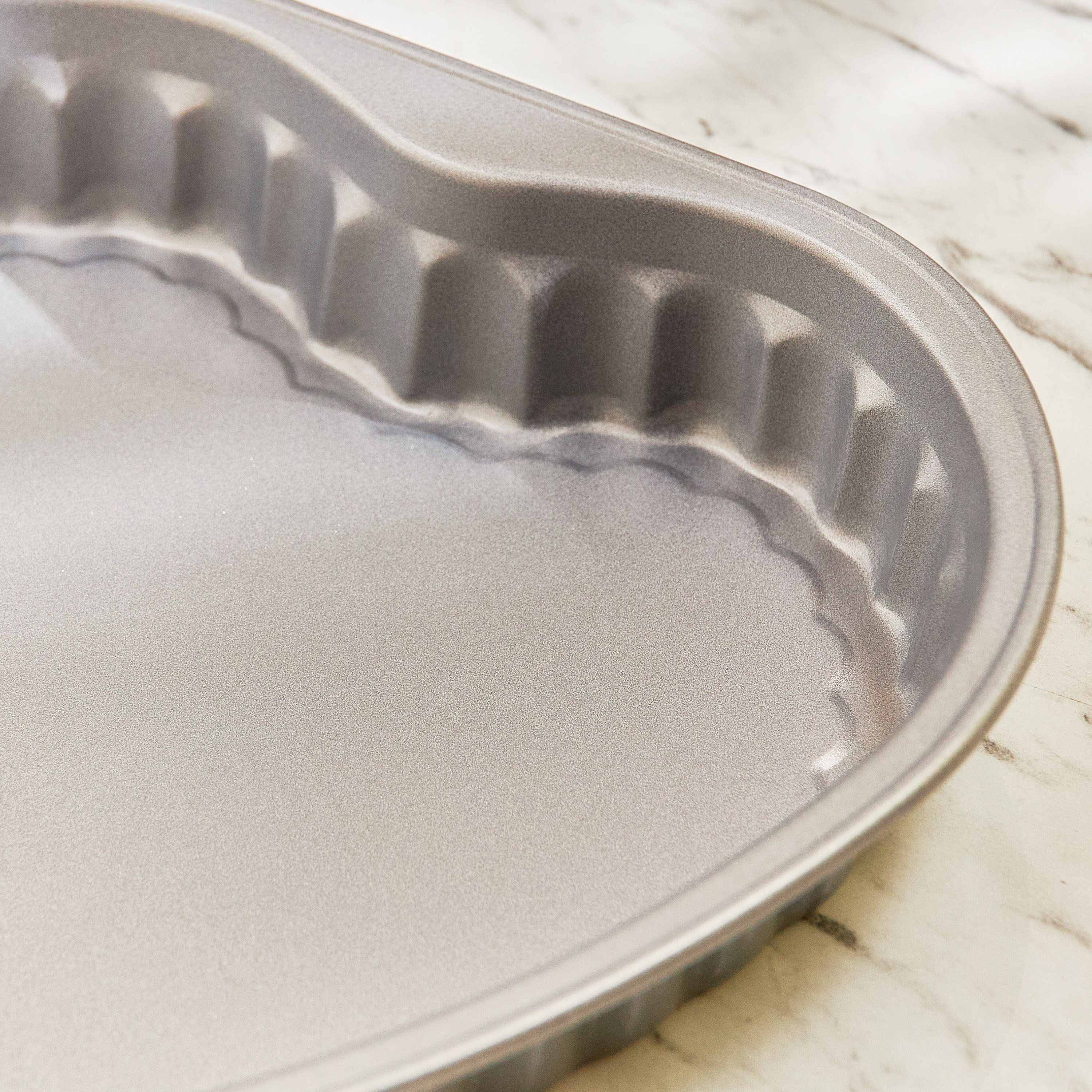 Bake It Heart Shaped Carbon Steel Cake Pan - 27x28 cm-household-kitchen-bakeware-bakingpansandmoulds-image-2