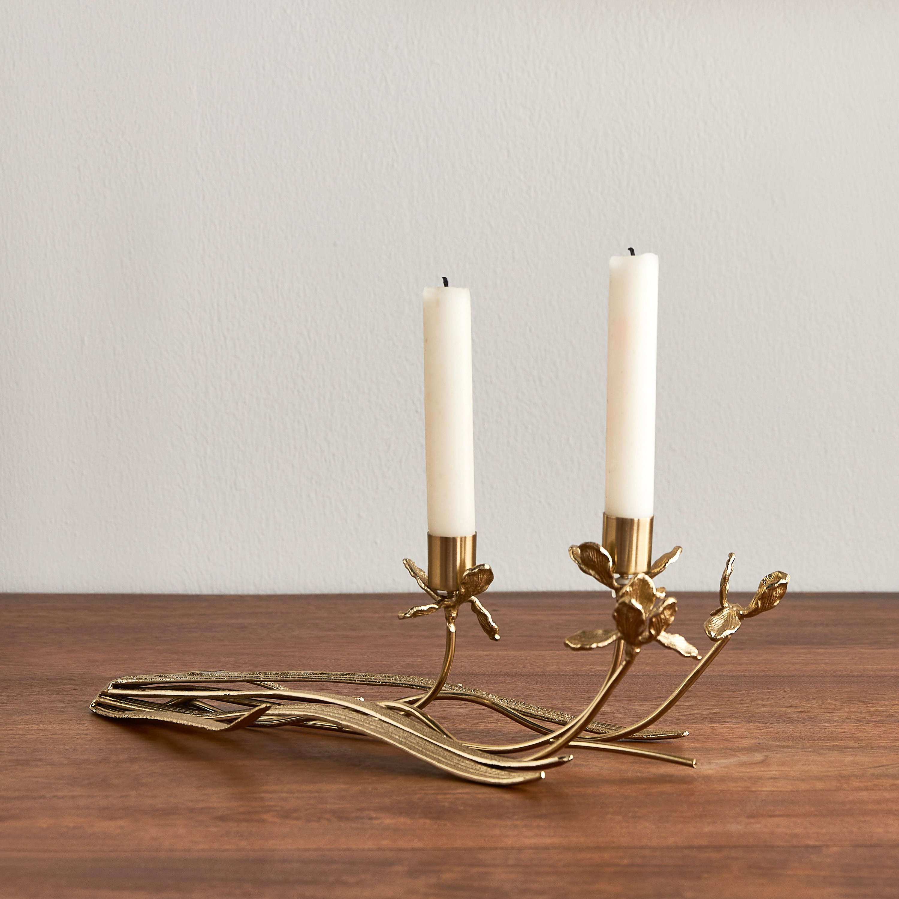 Candle holder hot sale runner