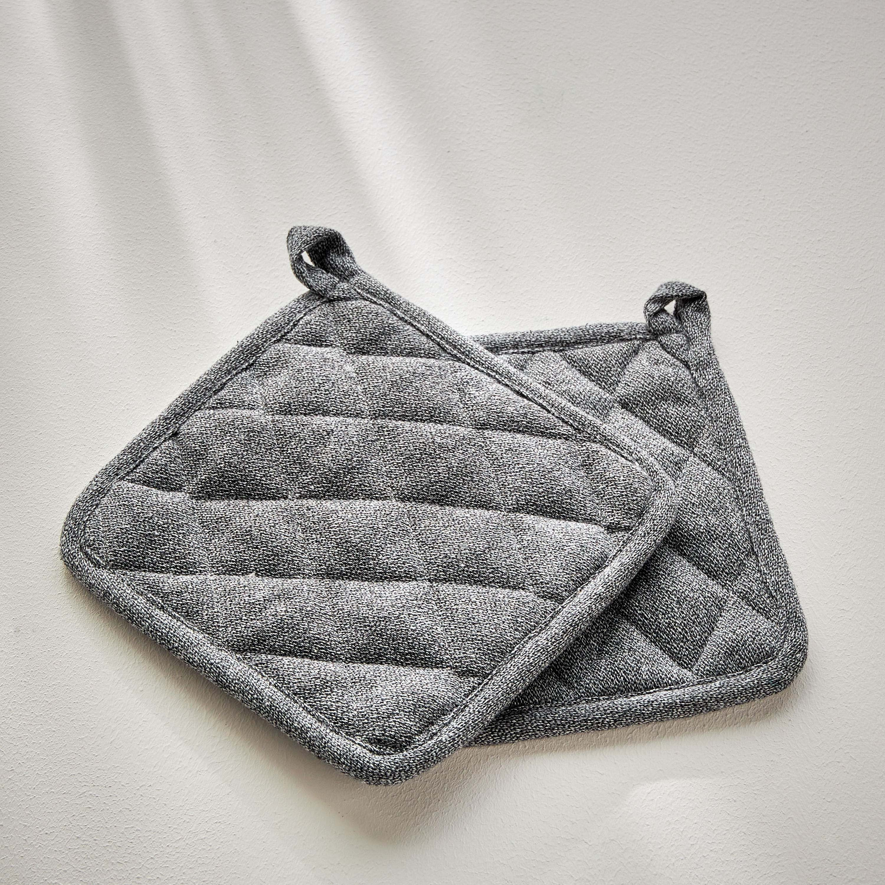 Charcoal Chambray Pot Holder - Set of 2-household-kitchen-kitchenlinen-apronsmittsandpotholders-image-1