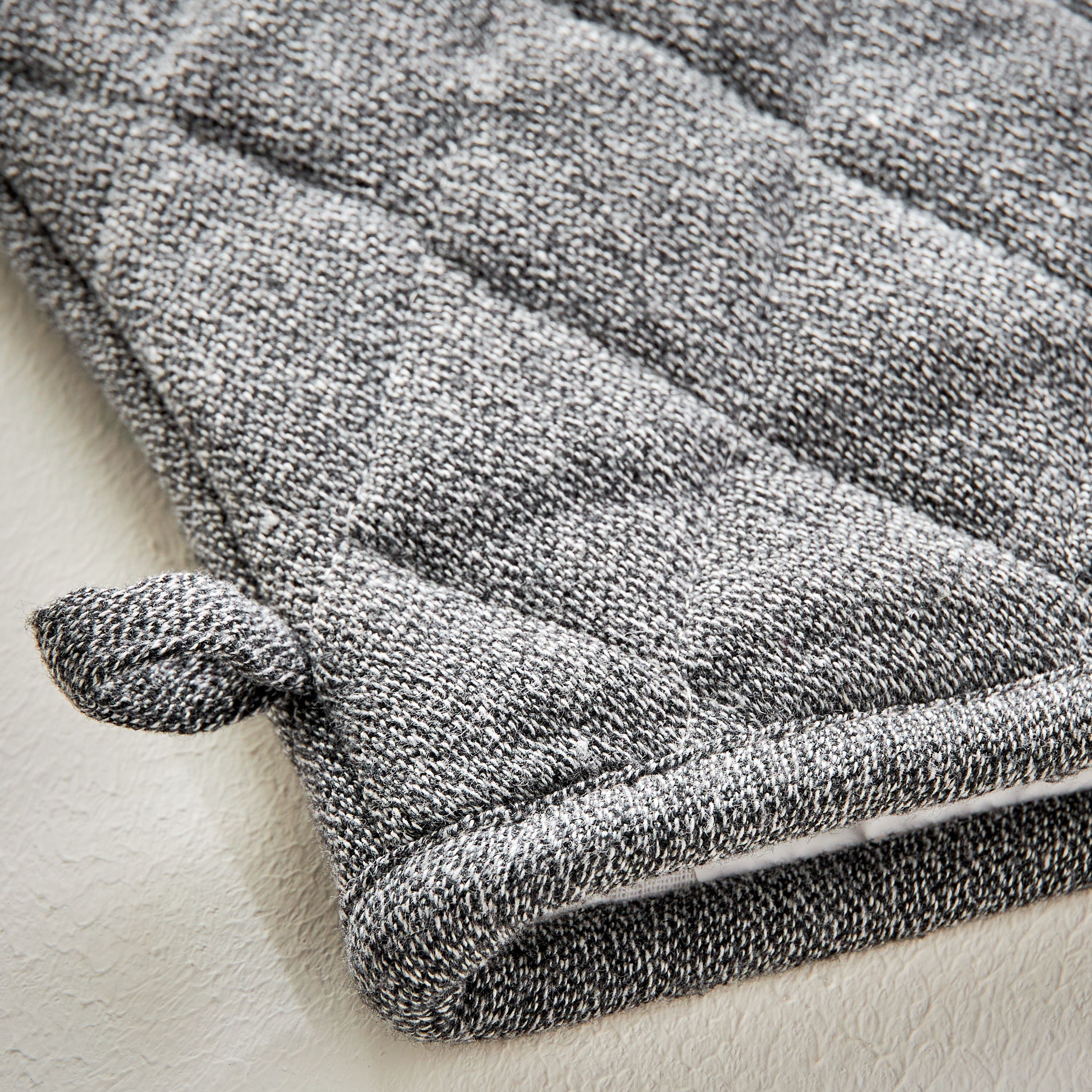 Charcoal Chambray Single Oven Glove-household-kitchen-kitchenlinen-apronsmittsandpotholders-image-2