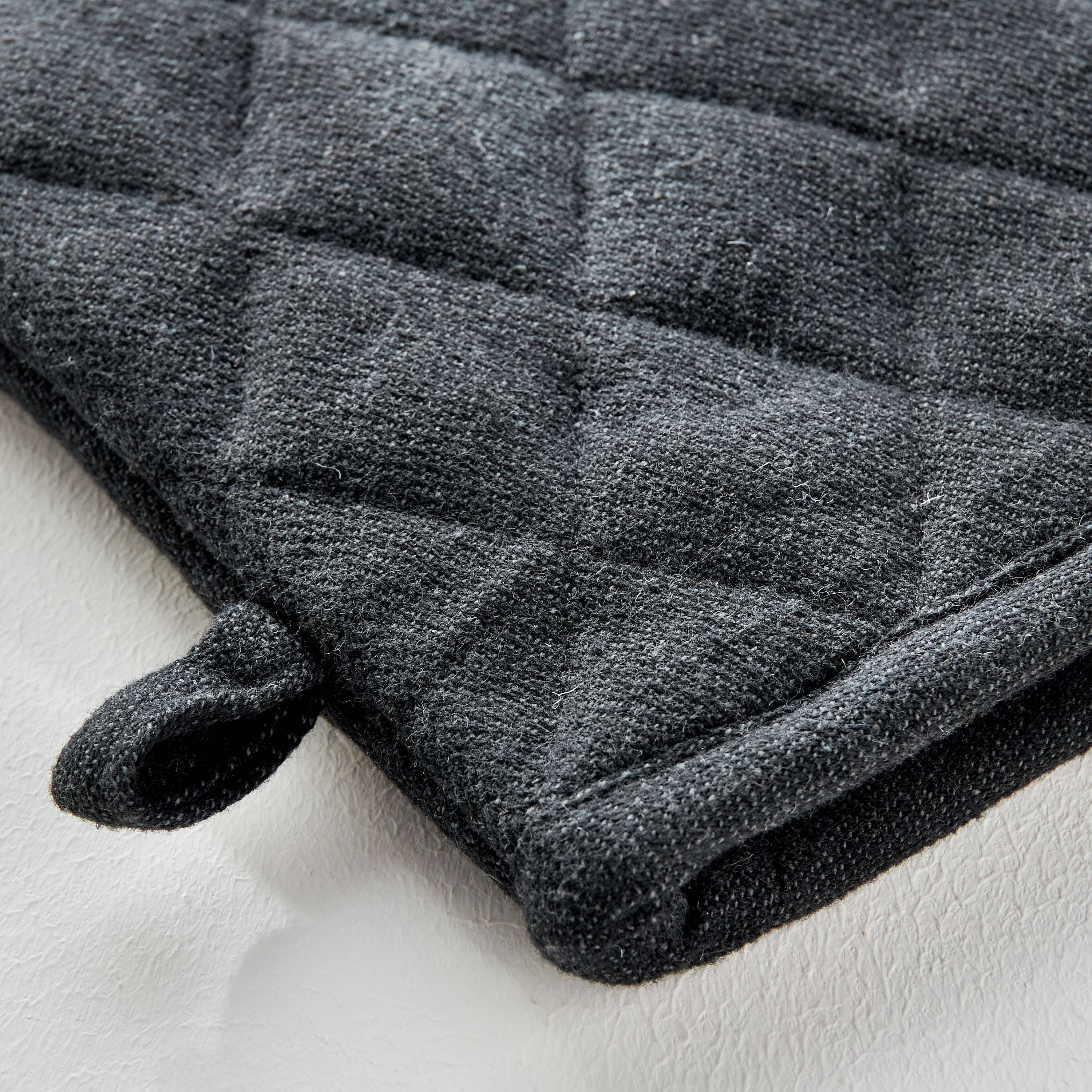 Charcoal Chambray Single Oven Glove-household-kitchen-kitchenlinen-apronsmittsandpotholders-image-2