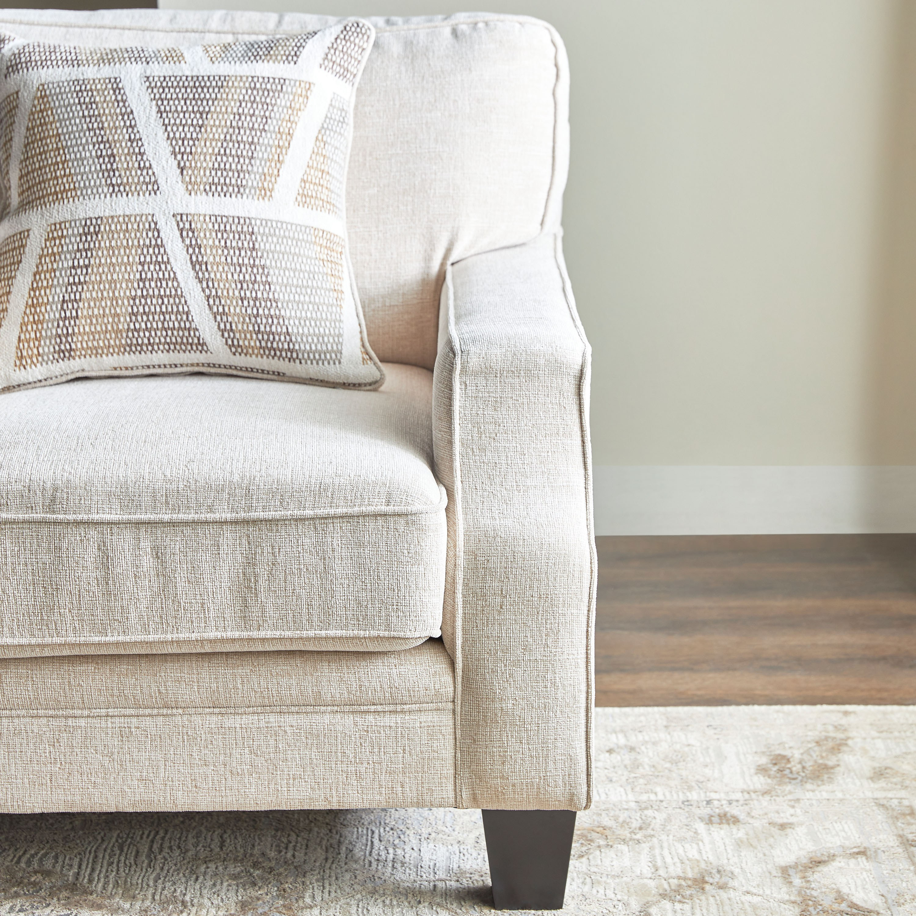 كرسي قماش بمساند ذراعين - جارسيا-furniture-sofaandseating-armchairs-image-3