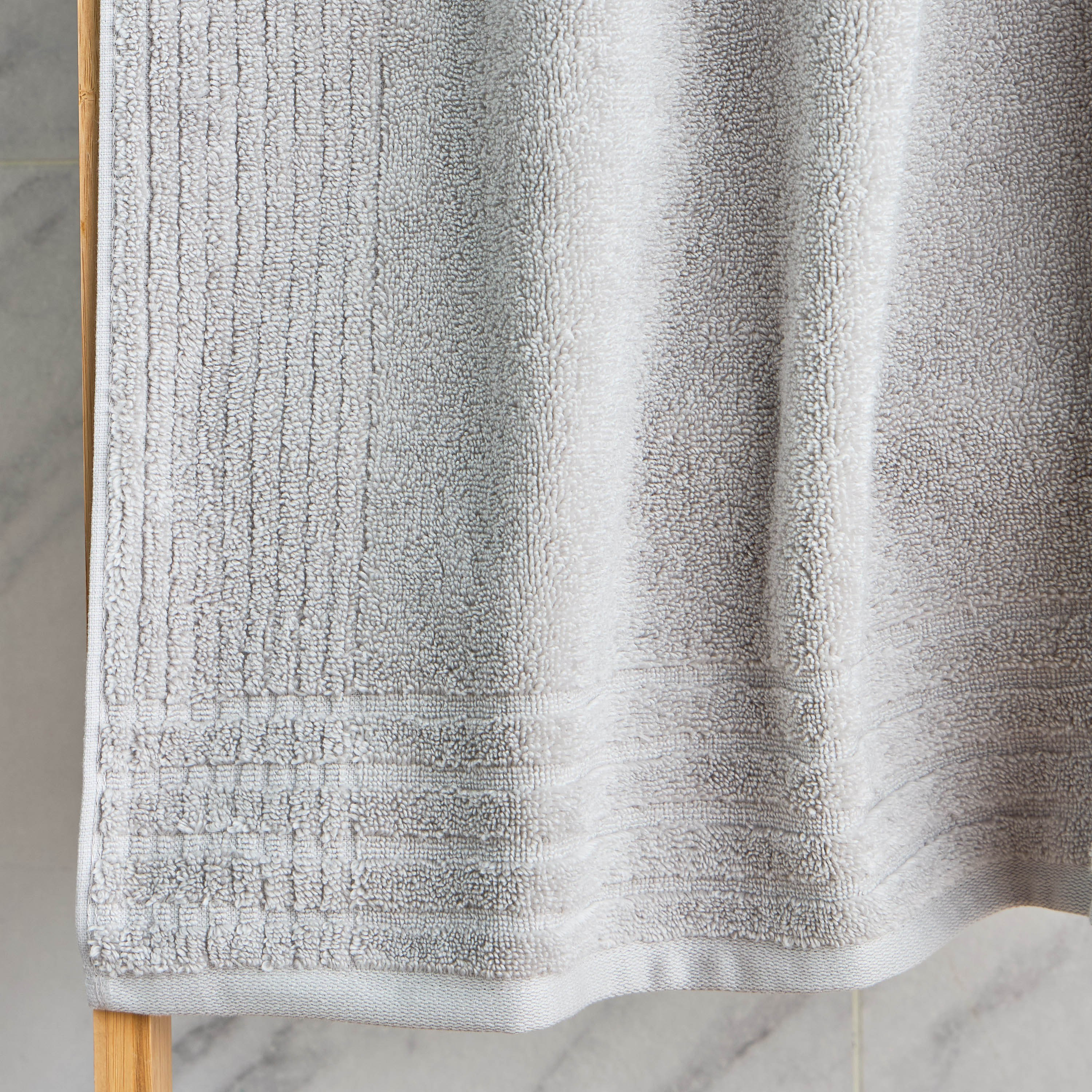 Egyptian 600 GSM Cotton Bath Towel - 70x140 cm-household-bathandlaundry-bathlinen-towels-image-3