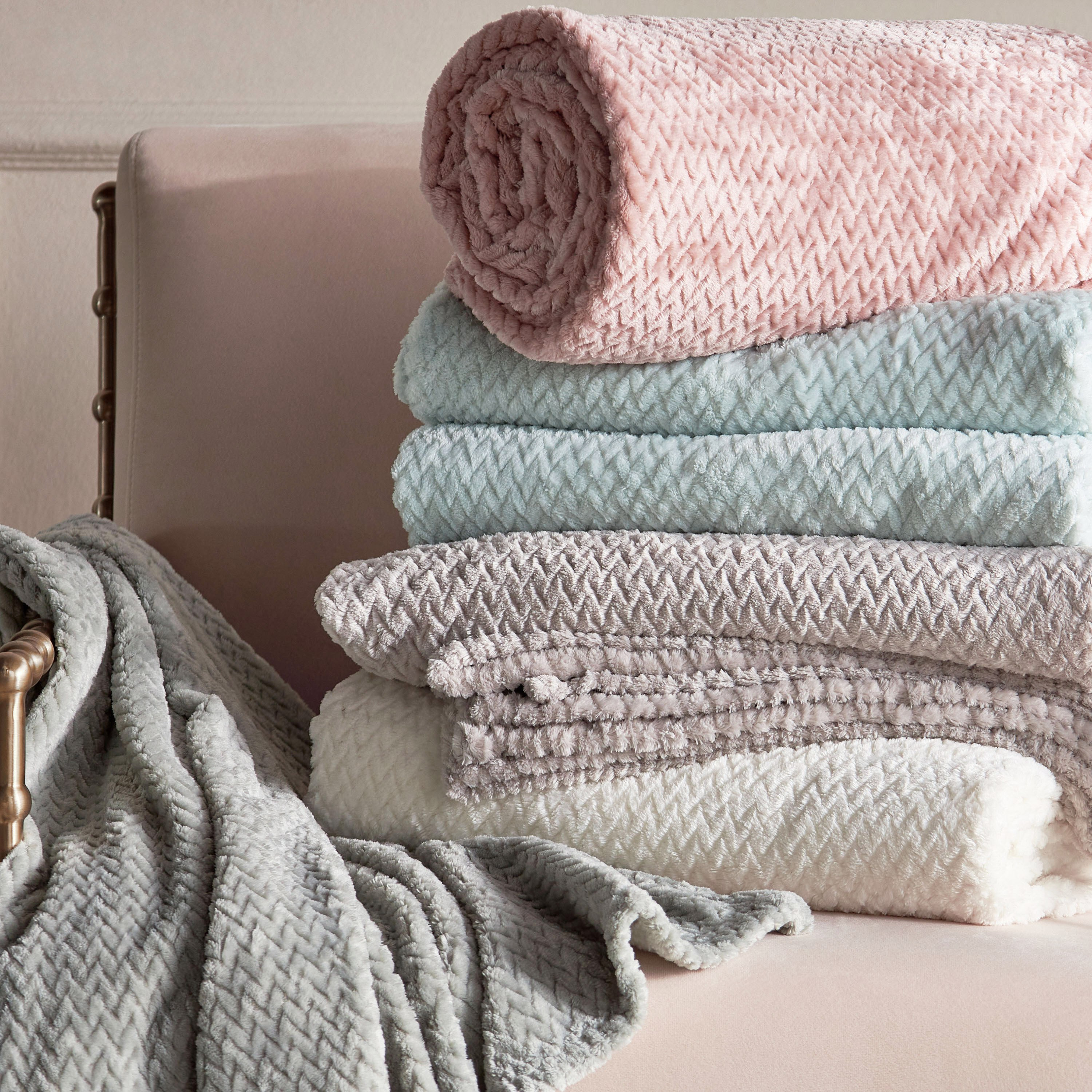 Carney King Blanket - 220x240 cm -household-cushionsandthrows-throwsandblankets-blankets-image-3