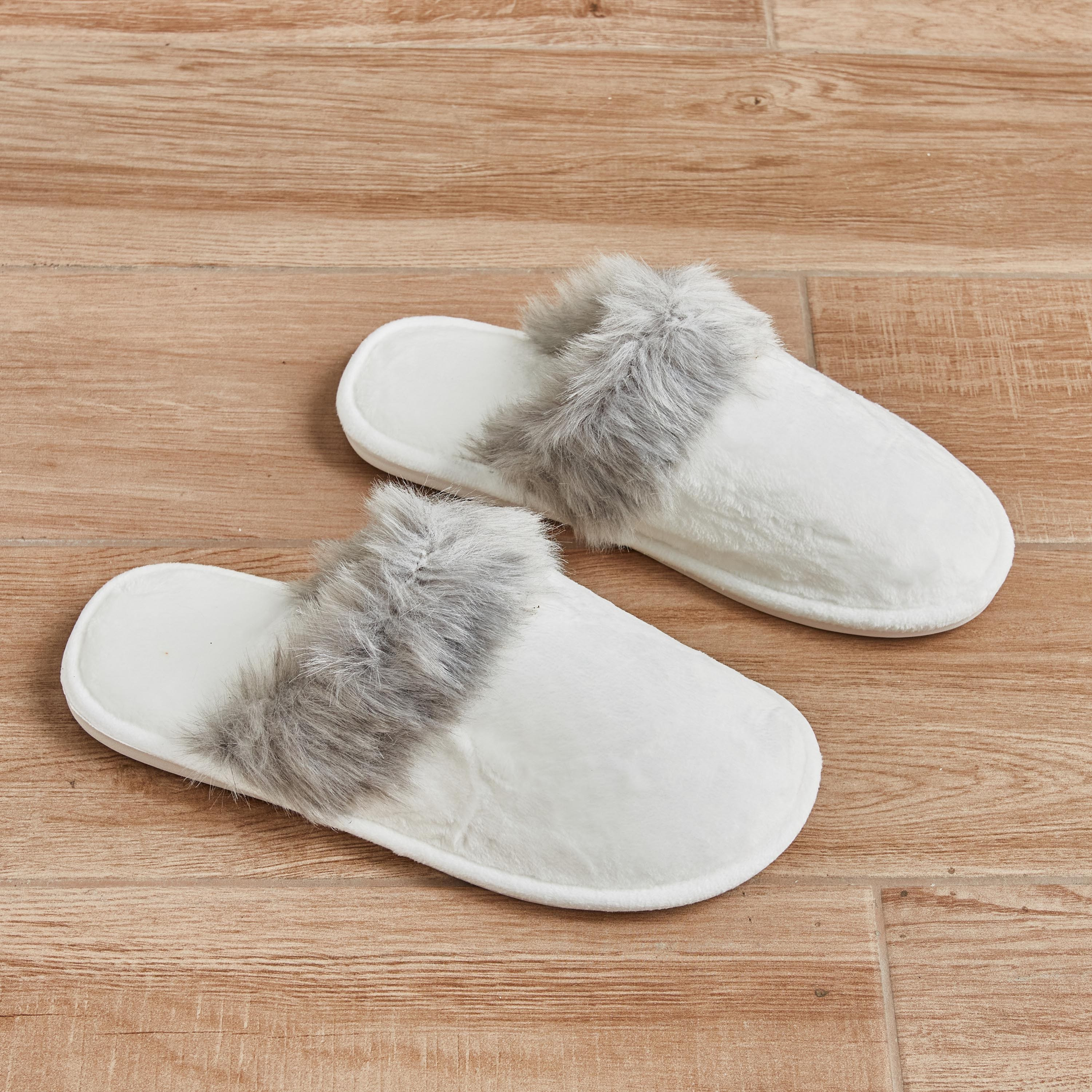 Eliza Fur Bathroom Mules - Size 40-41-household-bathandlaundry-bathlinen-bathrobesandslippers-slippers-image-2