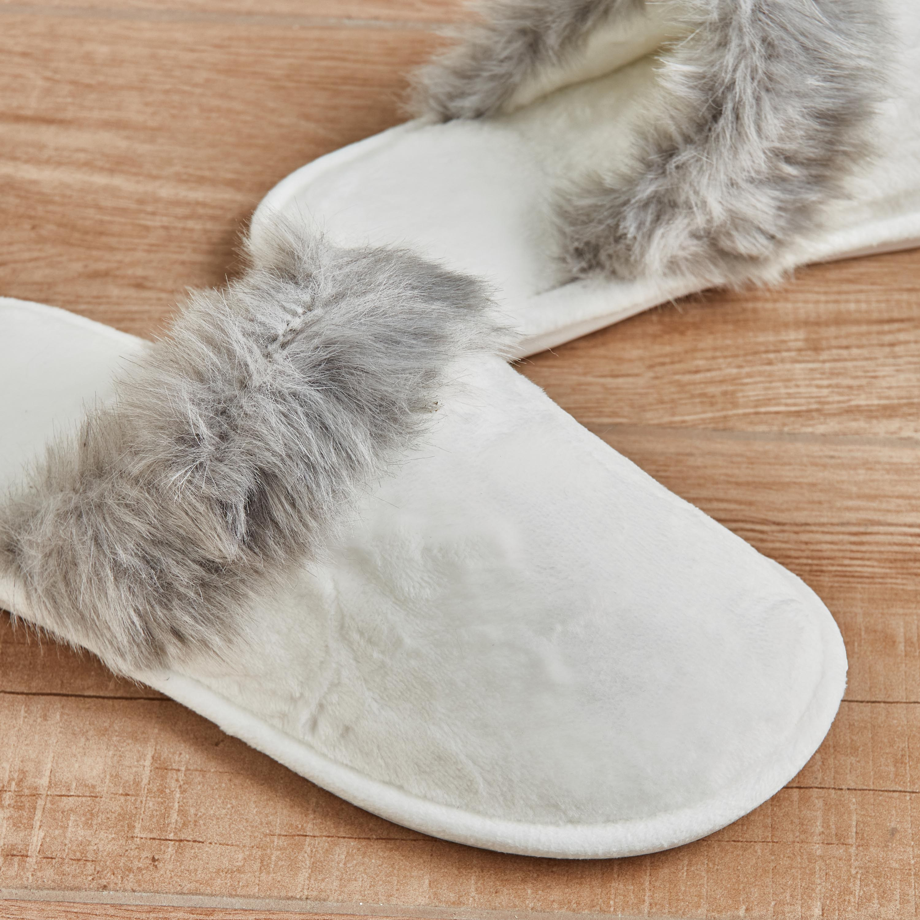 Eliza Fur Bathroom Mules - Size 40-41-household-bathandlaundry-bathlinen-bathrobesandslippers-slippers-image-4