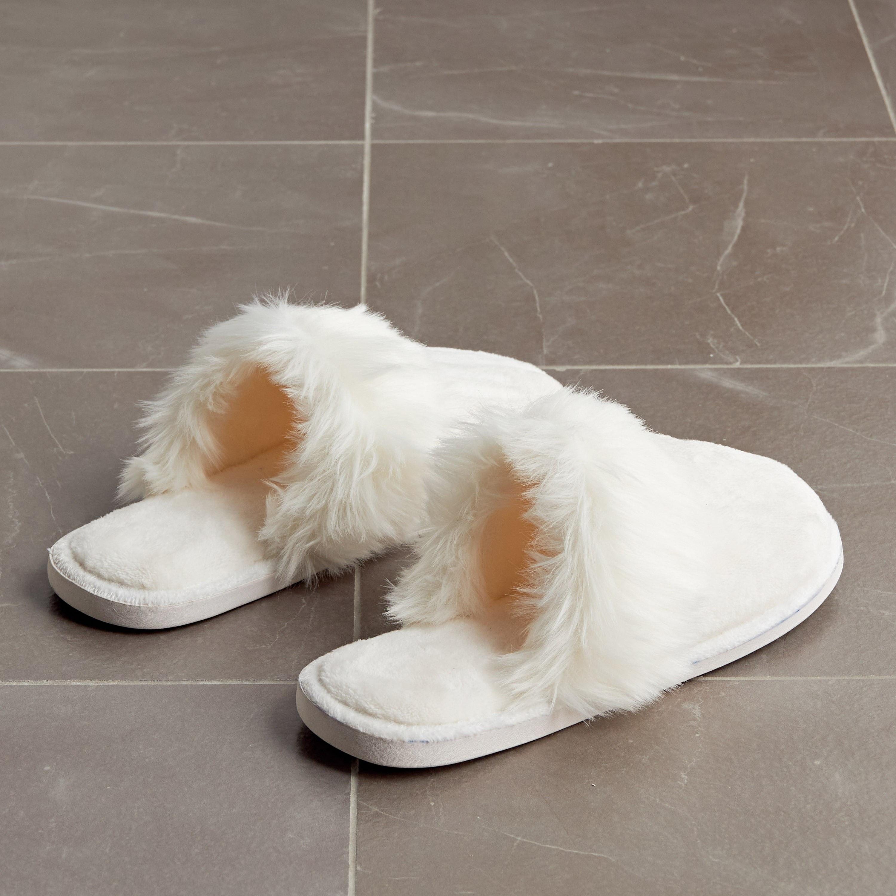 Fur best sale bathroom slippers