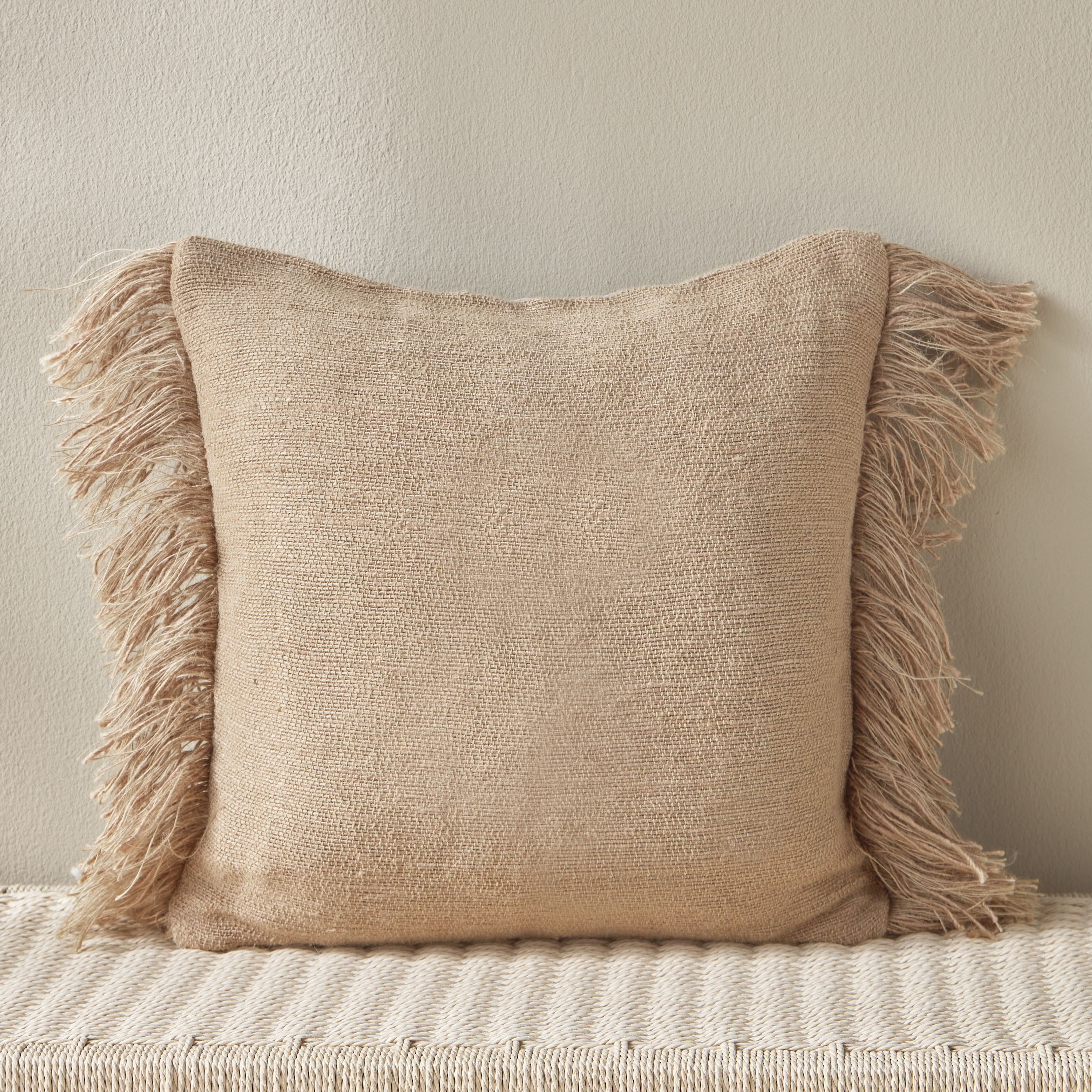 وسادة محشوة - شارتلي - 50x50 سم-household-cushionsandthrows-filledcushions-decorativecushions-image-1