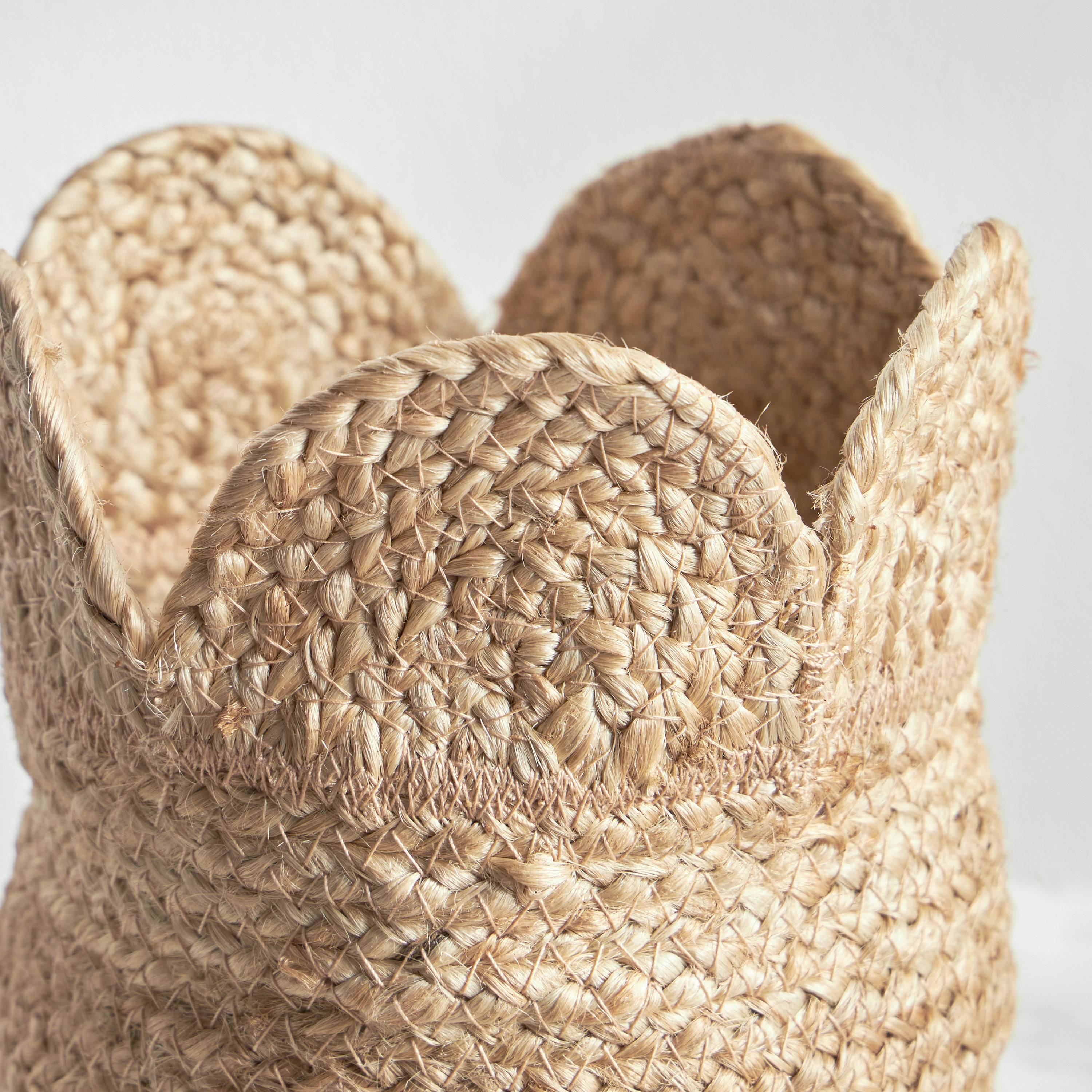 Amour Natural Planter - 14 cm-household-gardenandoutdoor-potsandplanters-planters-image-3
