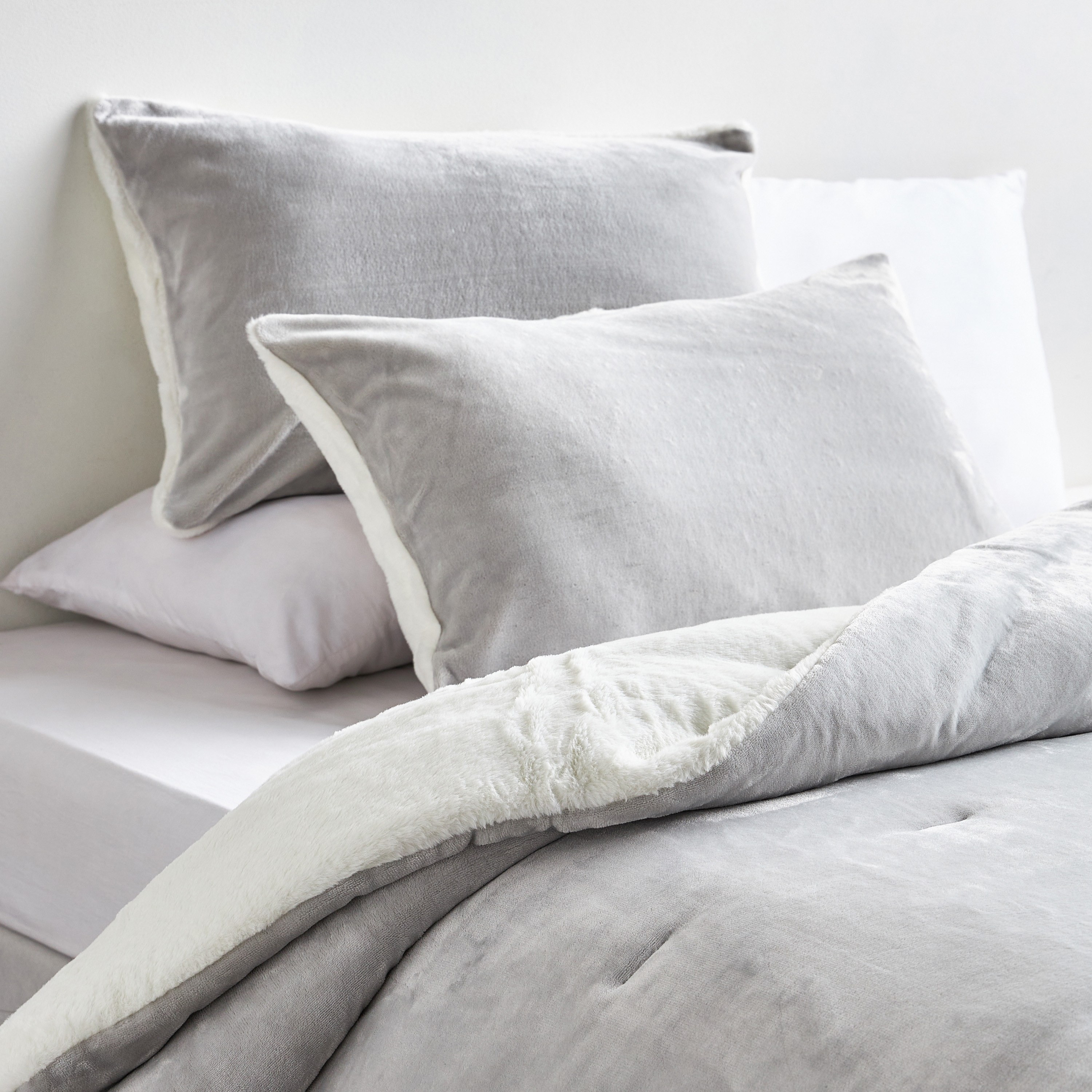 Opal Solid Flannel 3-Piece King Comforter Set - 240x260 cm-household-bedding-comfortersandbedspreads-comforters-image-1