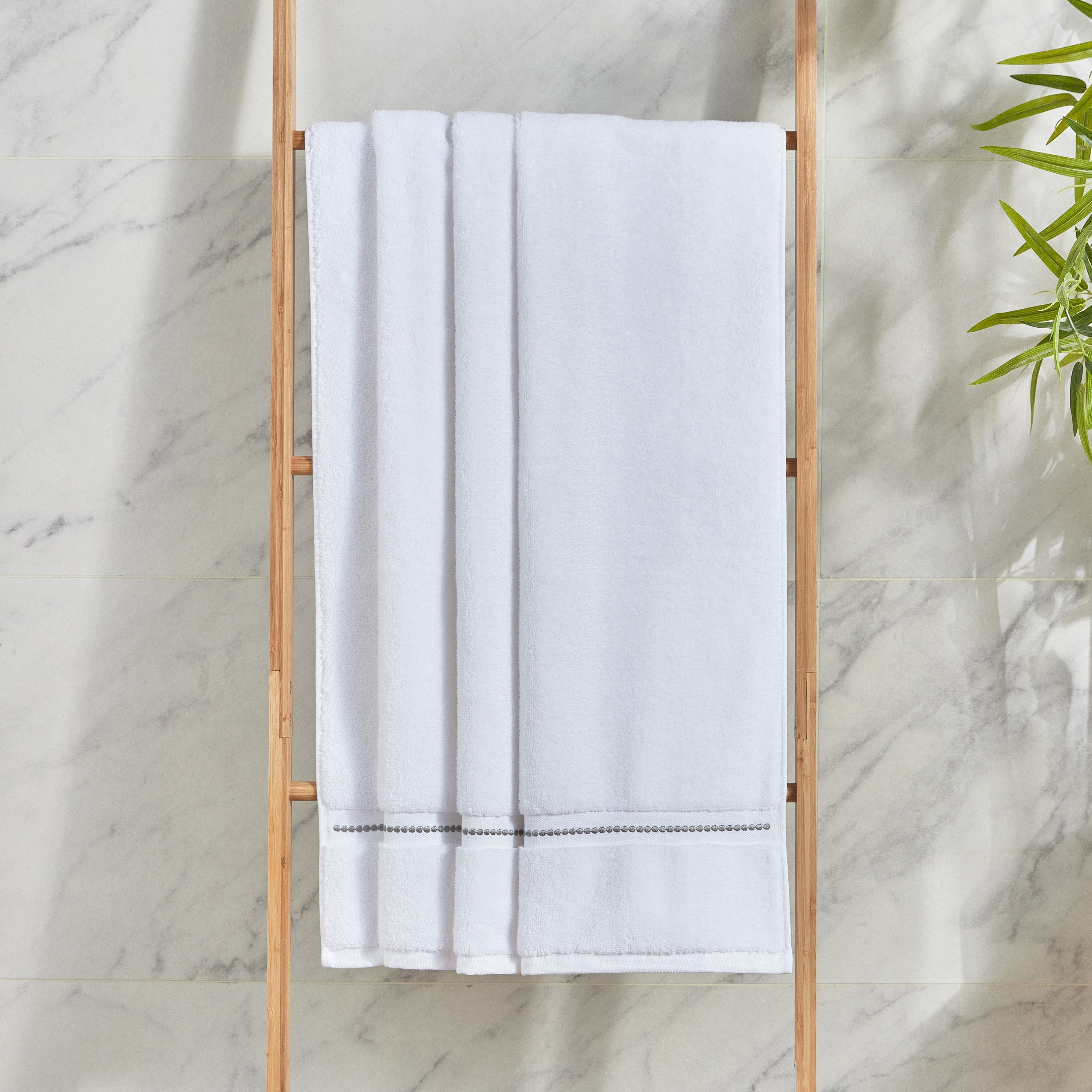 Varsailles Bath Towel - 84x150 cm-household-bathandlaundry-bathlinen-towels-image-1