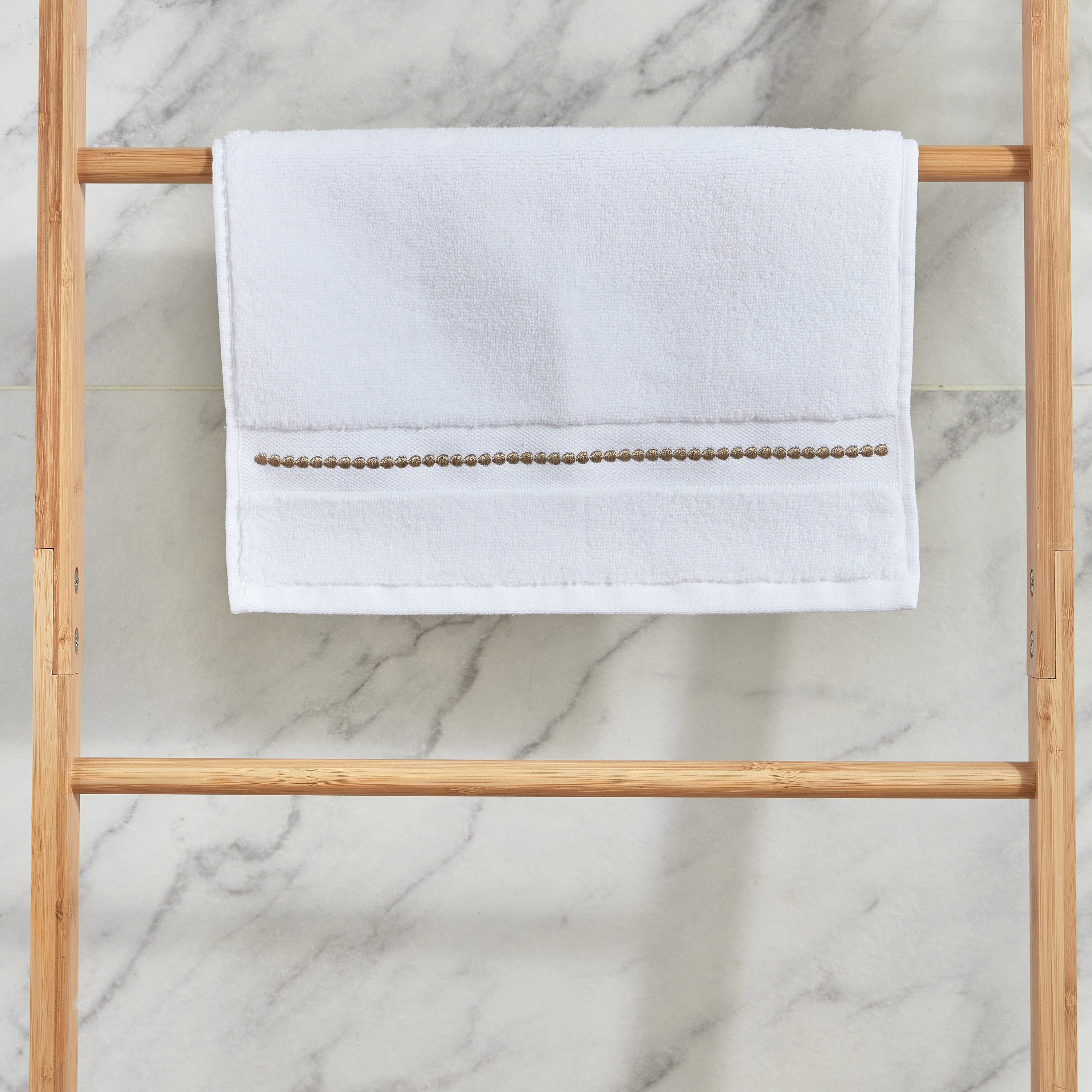 Varsailles Fingertip Towel - 33x33 cm-household-bathandlaundry-bathlinen-towels-image-1