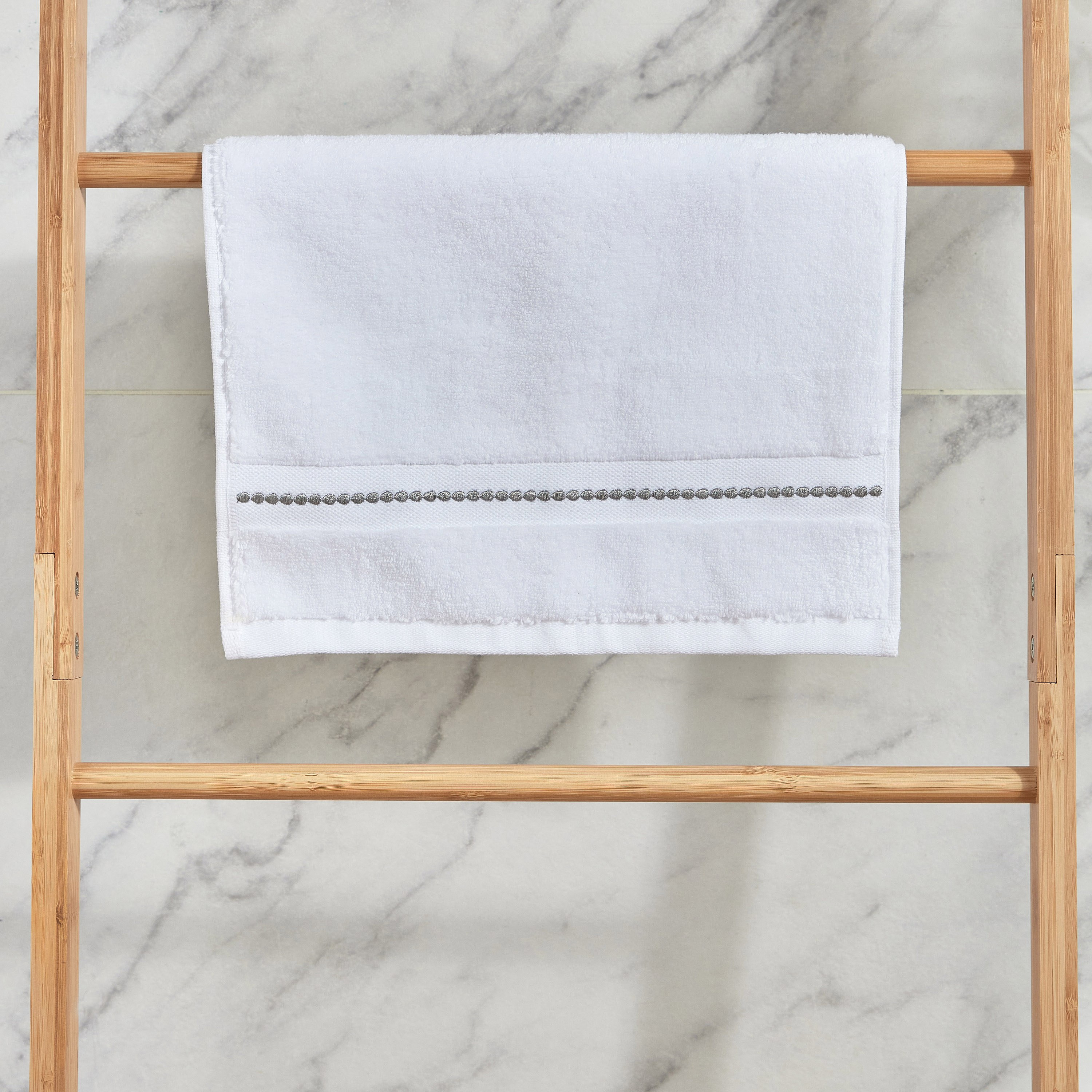 Varsailles Fingertip Towel - 33x33 cm-household-bathandlaundry-bathlinen-towels-image-1