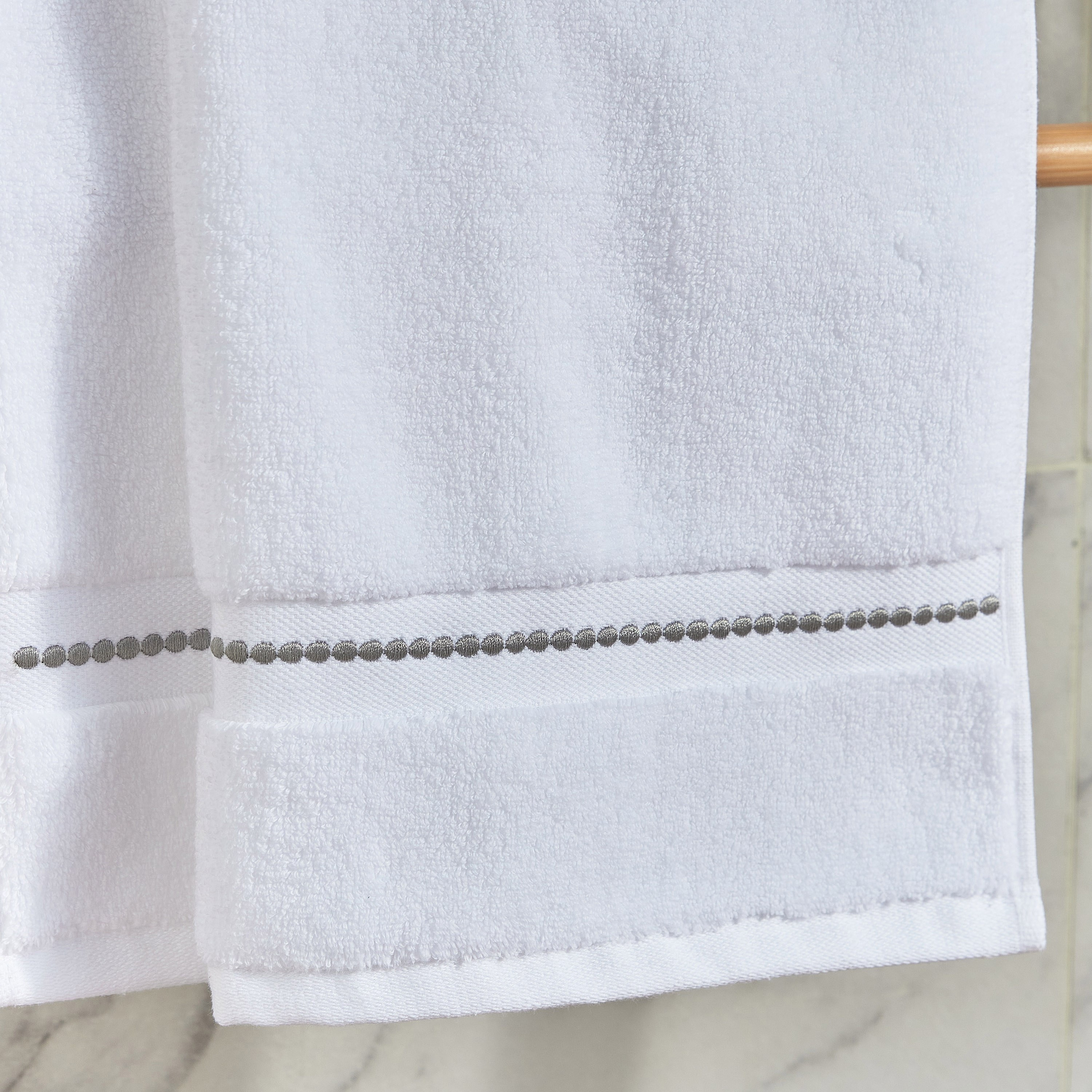 Varsailles Hand Towel - 50x90 cm-household-bathandlaundry-bathlinen-towels-image-2