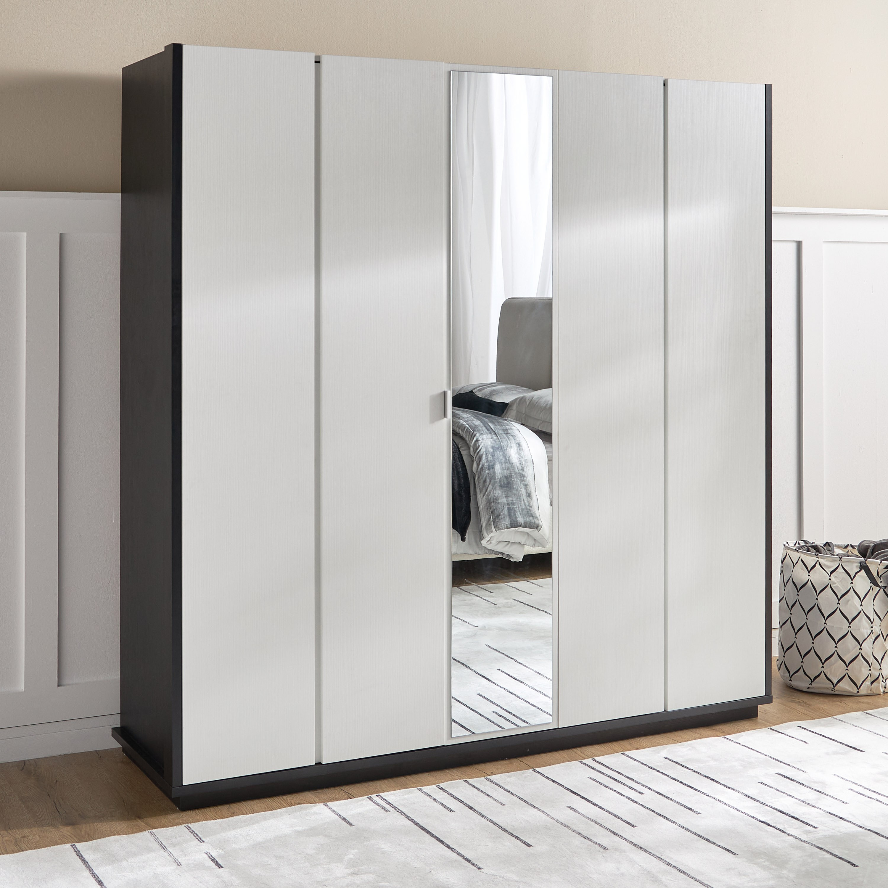 Fast delivery outlet wardrobes