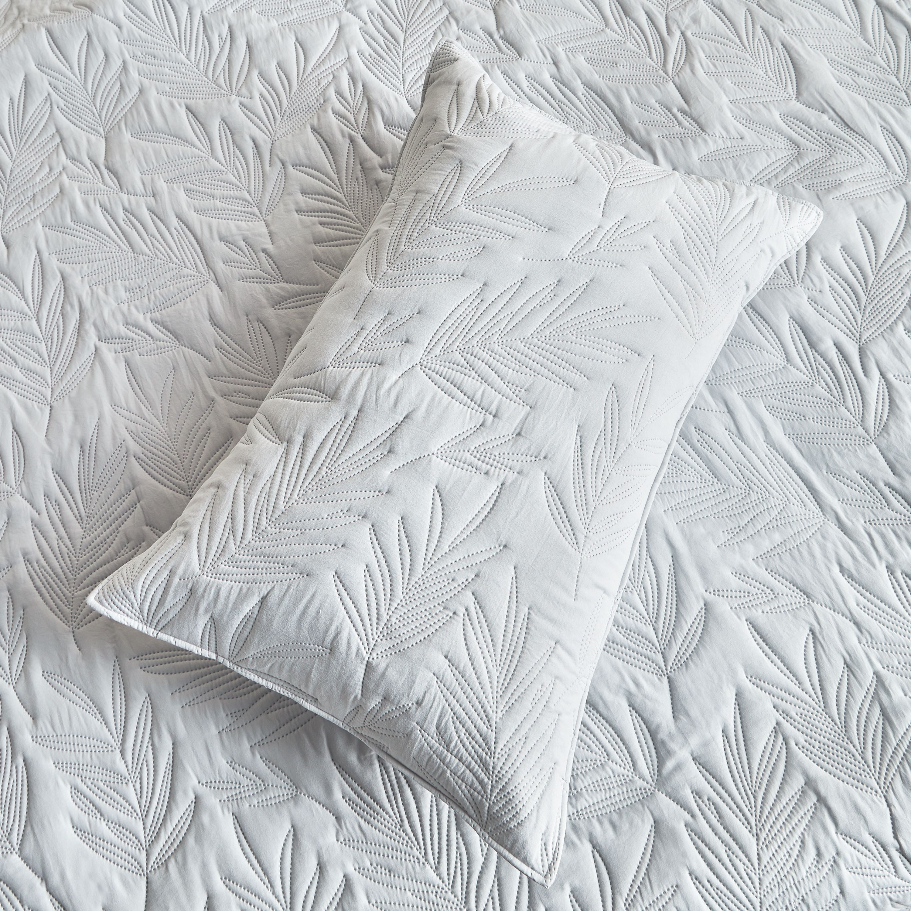 Justine 2-Piece Full Bedspread Set - 160x240-household-bedding-comfortersandbedspreads-bedspreads-image-3
