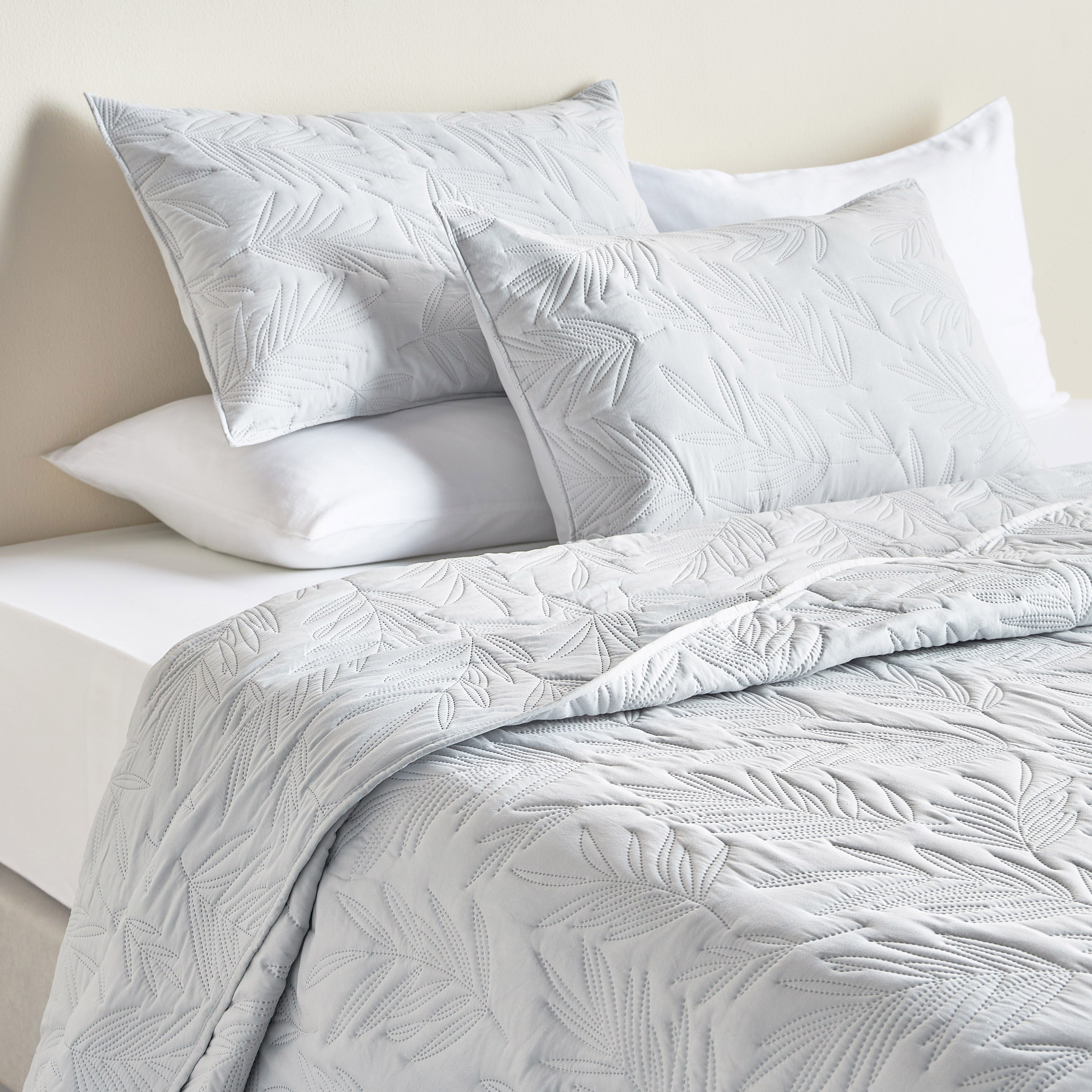 Justine 3-Piece King Bedspread Set - 240x260 cm-household-bedding-comfortersandbedspreads-bedspreads-image-1