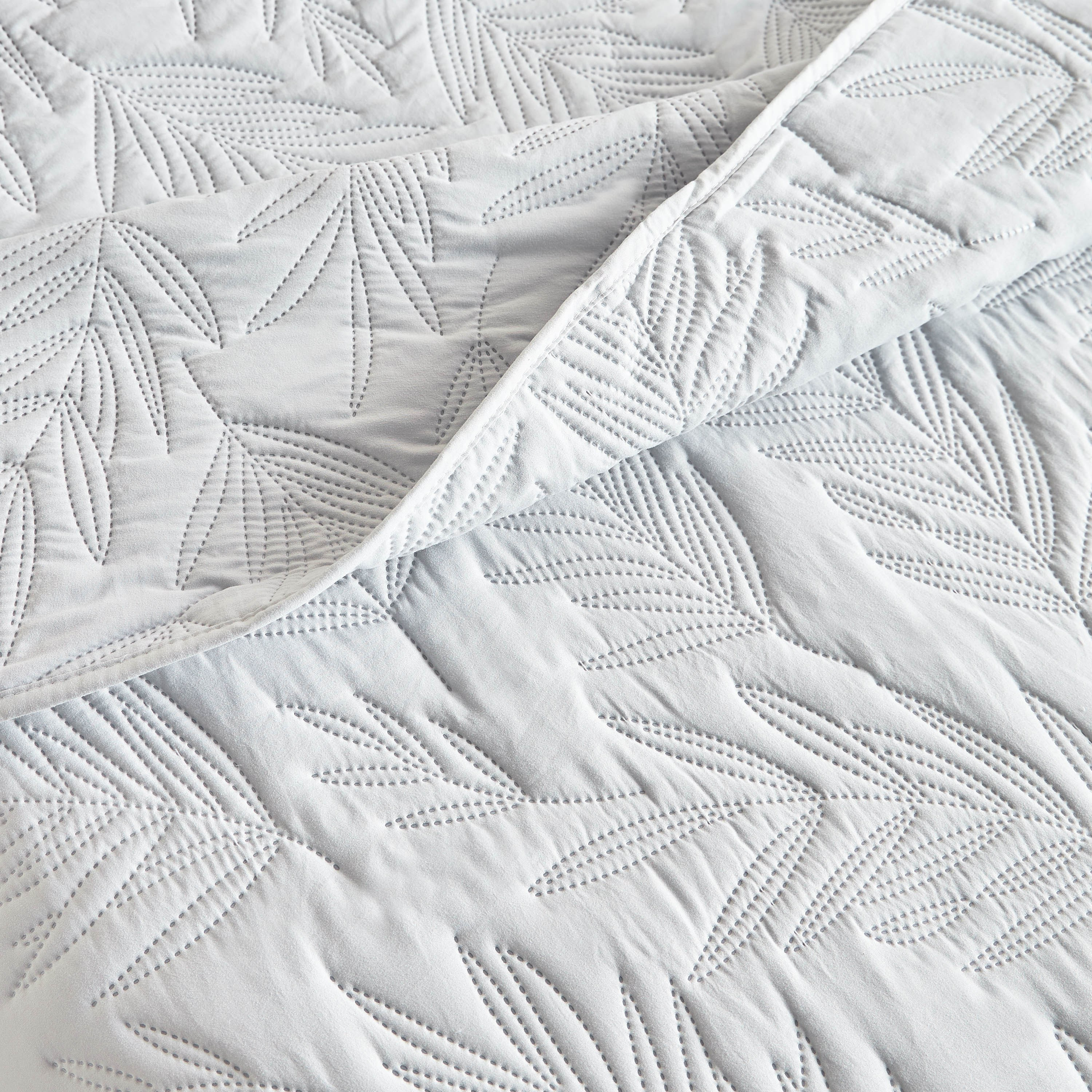 Justine 3-Piece King Bedspread Set - 240x260 cm-household-bedding-comfortersandbedspreads-bedspreads-image-3