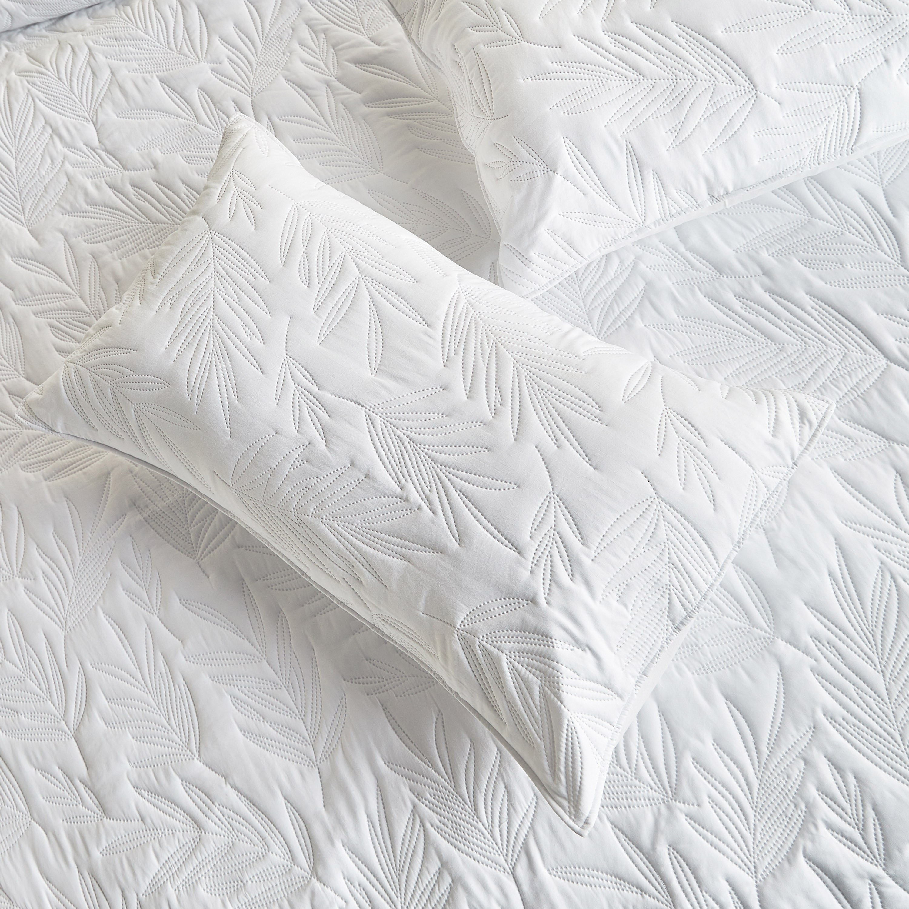 Justine 3-Piece King Bedspread Set - 240x260 cm-household-bedding-comfortersandbedspreads-bedspreads-image-3