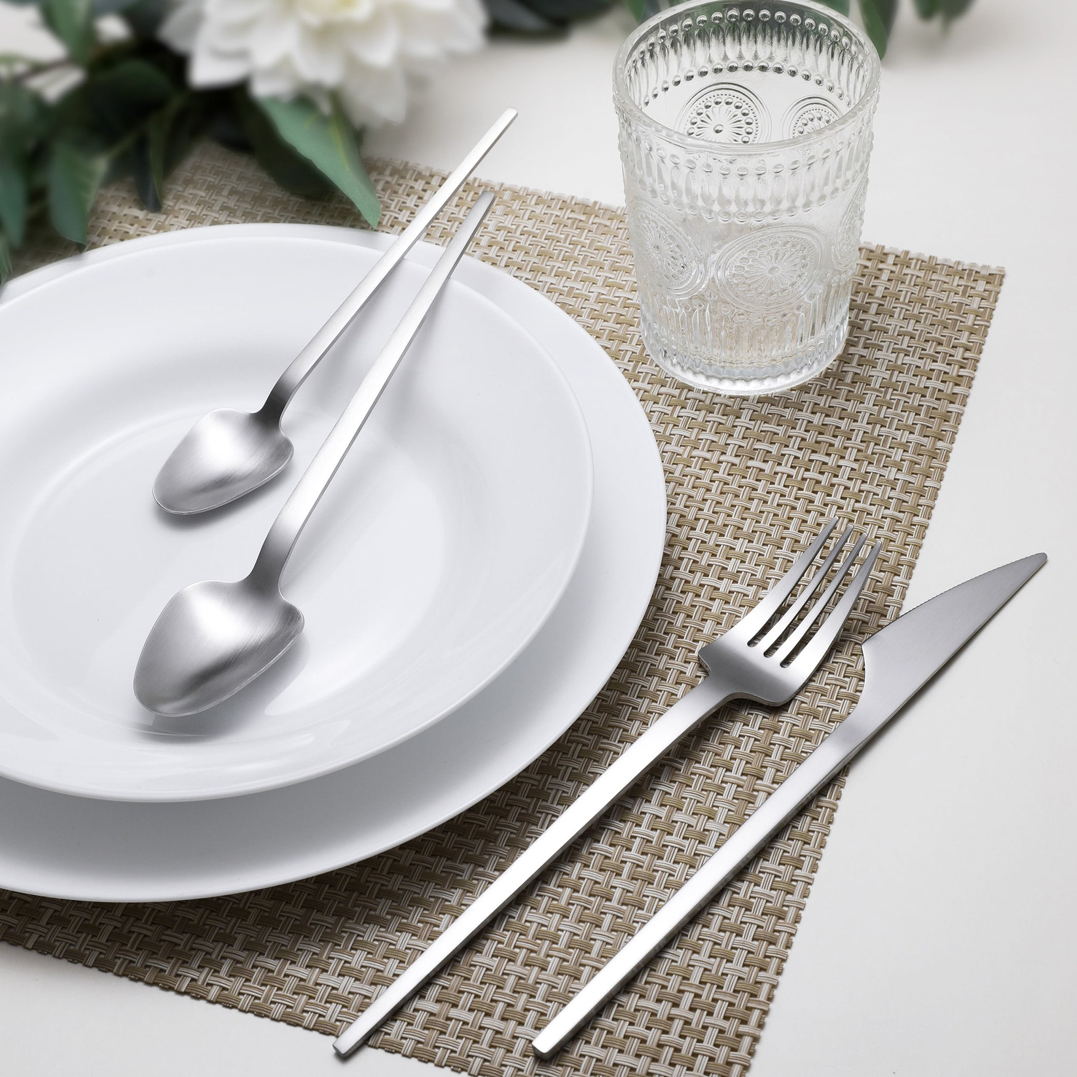 Winsor 16-Piece Cutlery Set - Serves 4