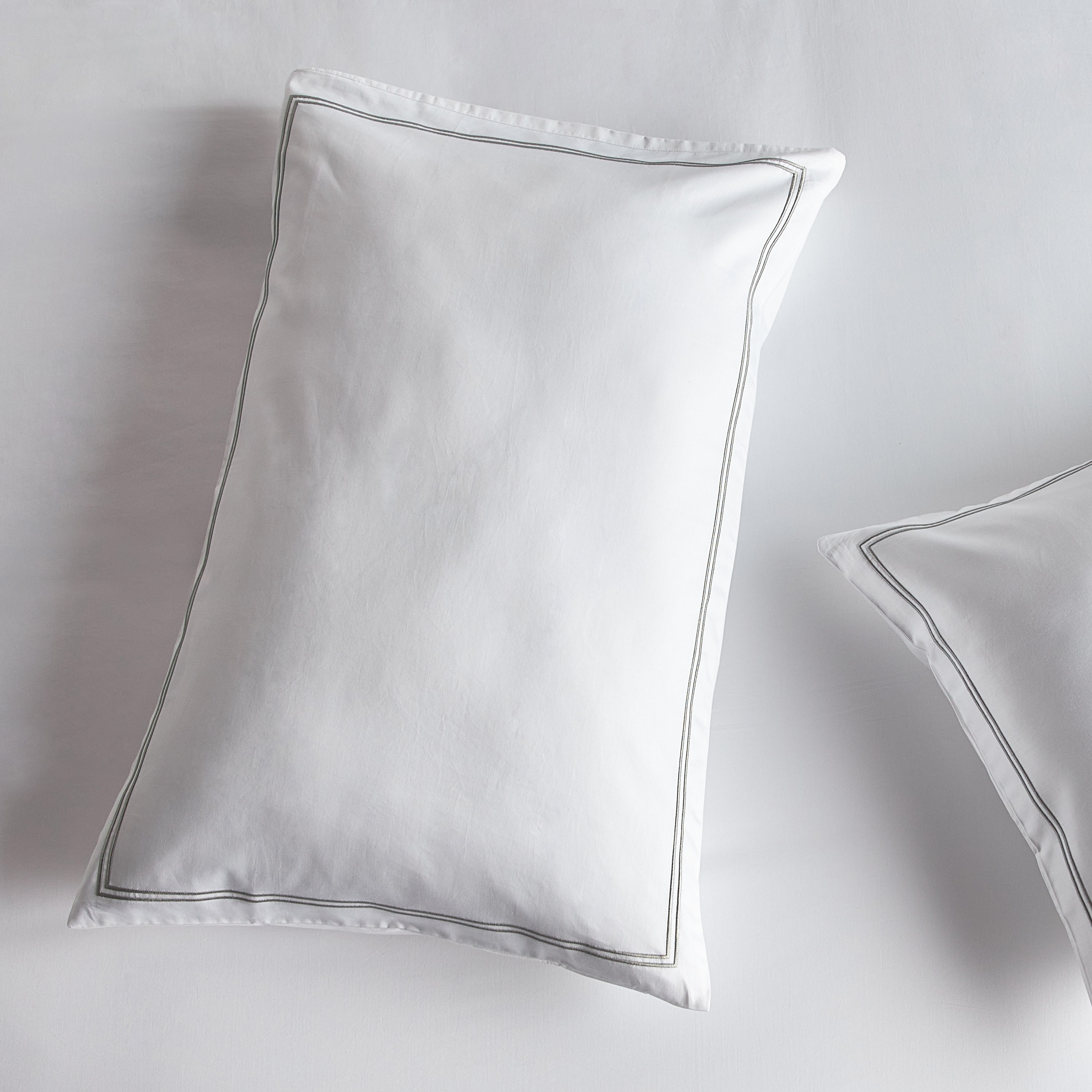 طقم لحاف سوبر كينج 3 قطع 400 خيط قطن مصري ساتين - فلورنس - 250x260 سم-household-bedding-comfortersandbedspreads-comforters-image-4