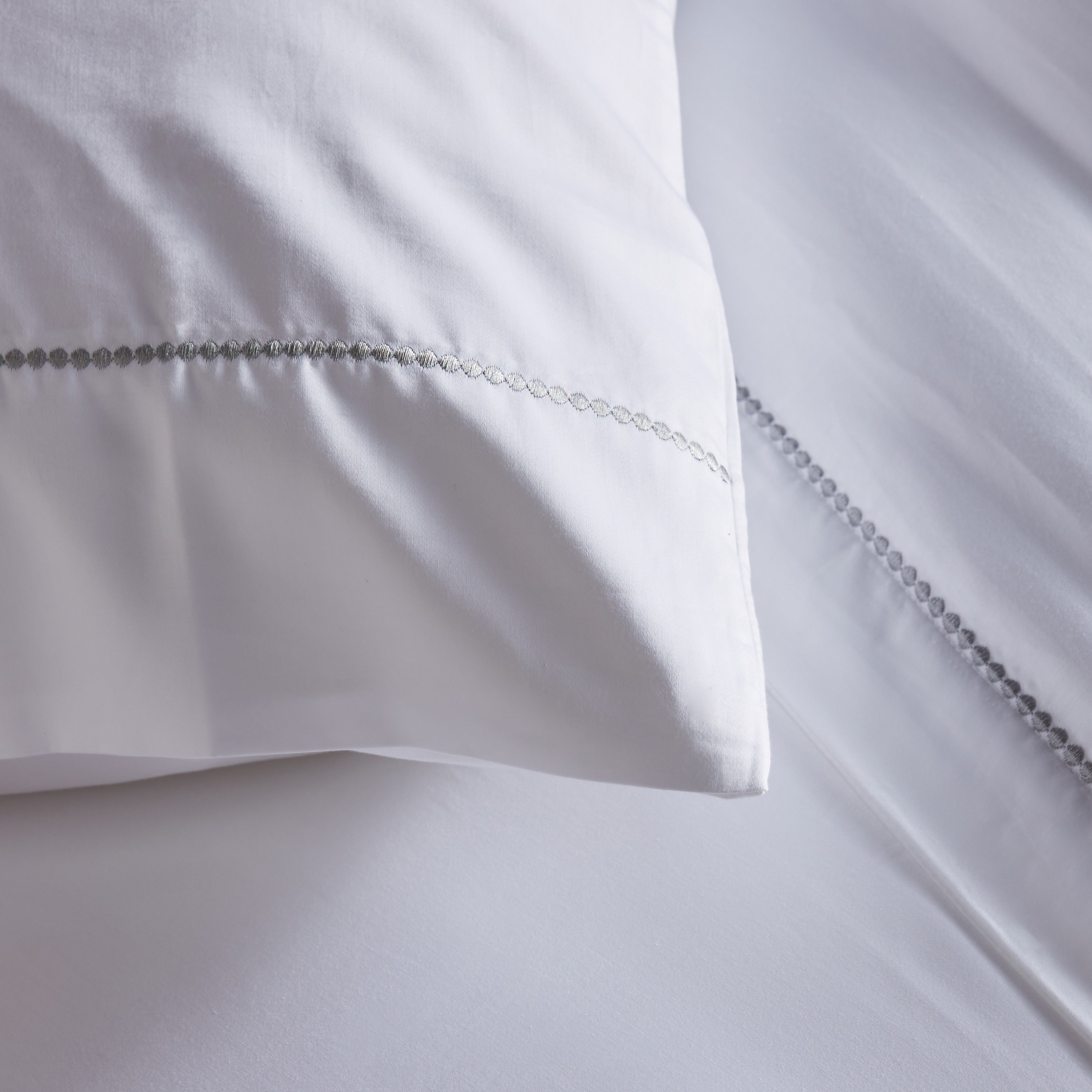 طقم لحاف سوبر كينج 3 قطع 400 خيط قطن مصري ساتين - فيرساليز - 250x260 سم-household-bedding-comfortersandbedspreads-comforters-image-8