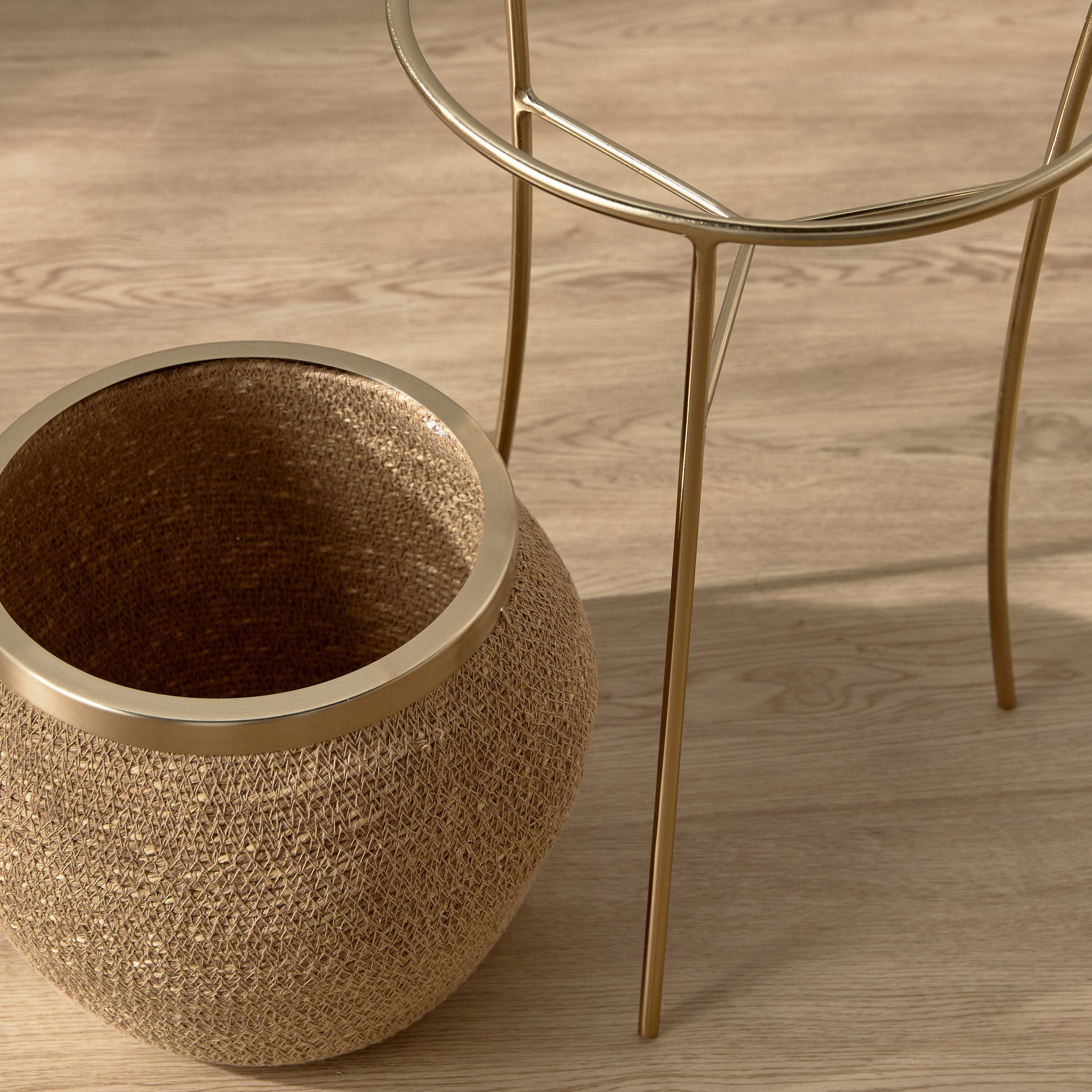 Natura Seagrass Planter with Stand - 51 cm-household-gardenandoutdoor-potsandplanters-planters-image-3