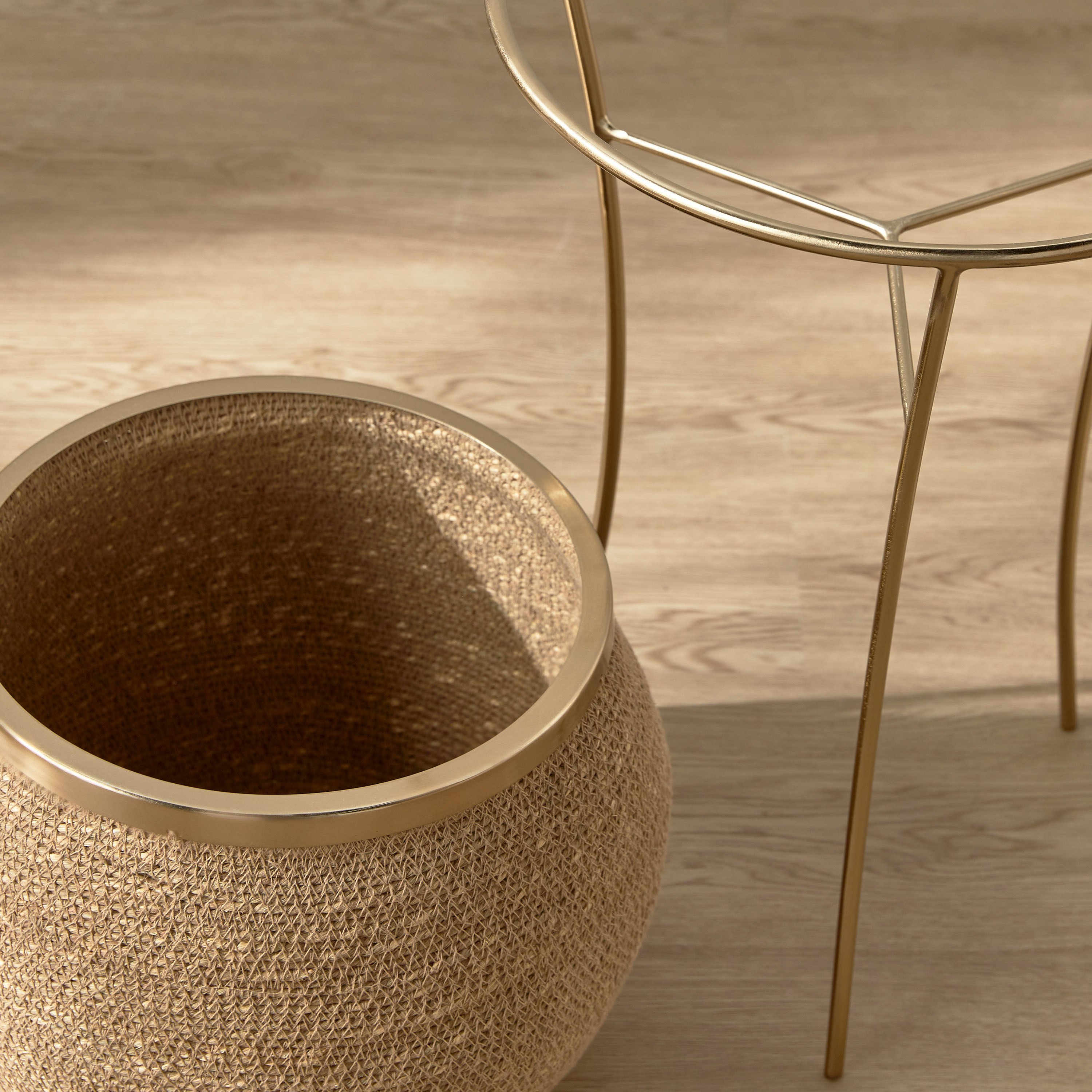 Natura Urna Seagress and Metal Planter with Stand - 70 cm-household-gardenandoutdoor-potsandplanters-planters-image-3