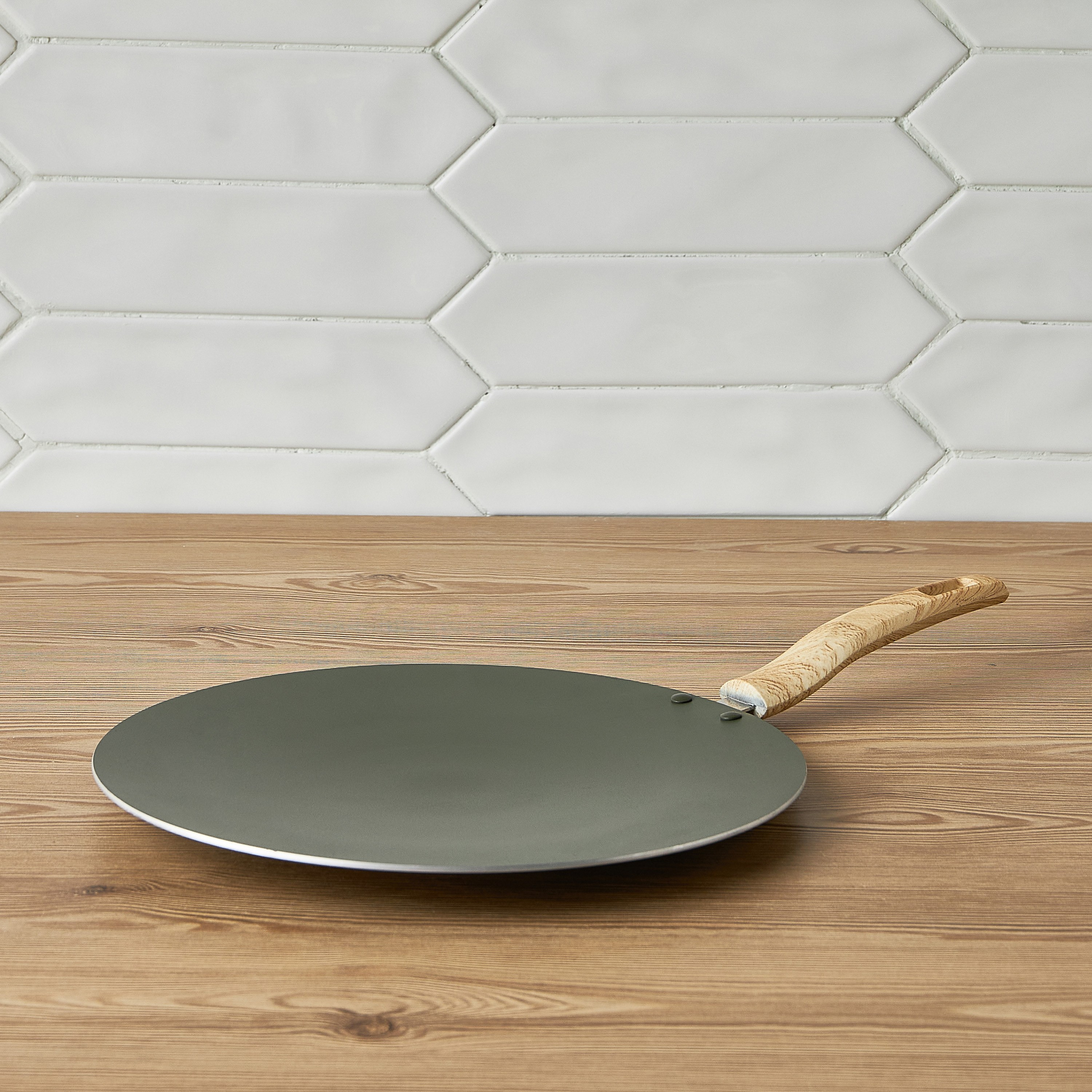 Olivia Press Aluminium Concave Tawa - 30 cm