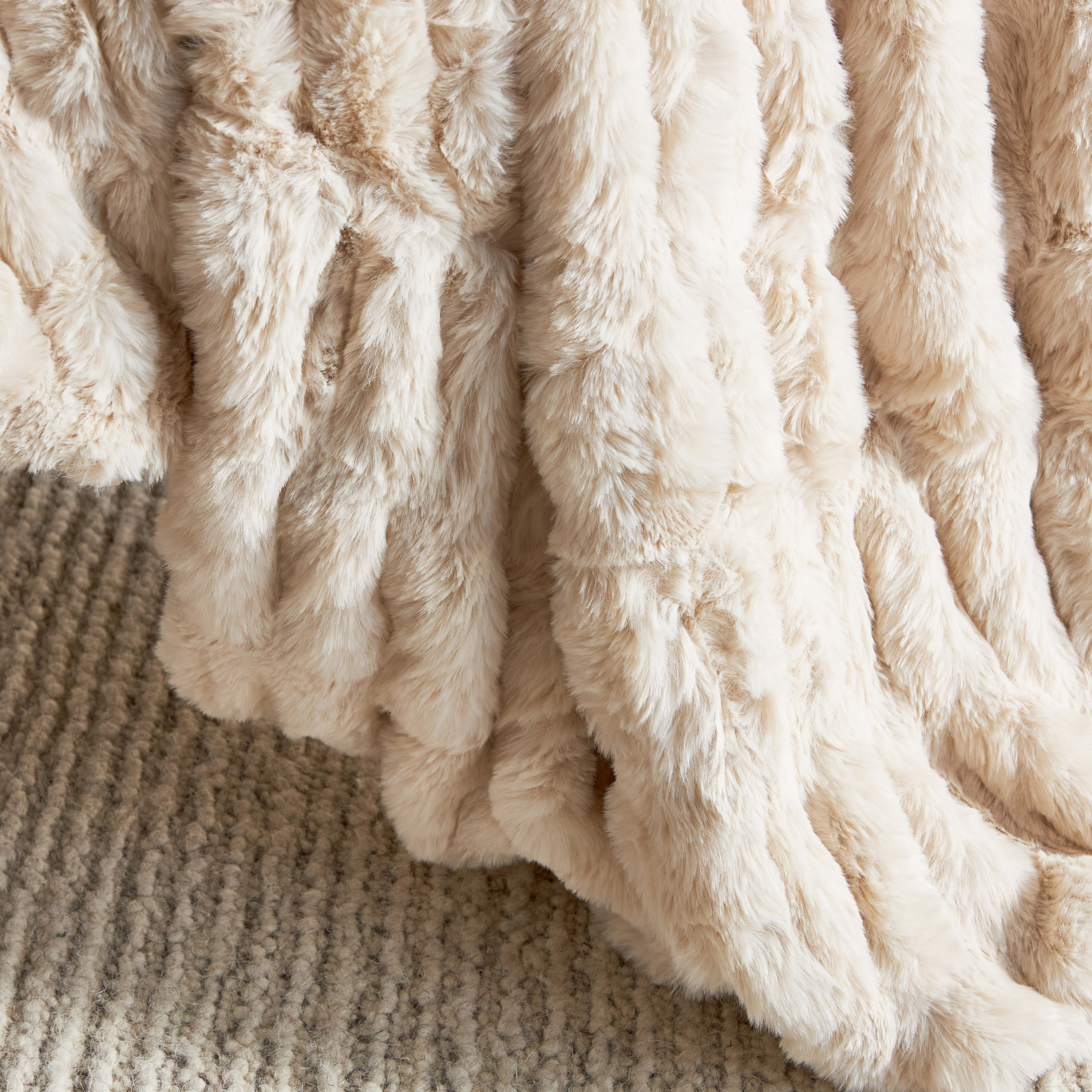 Craster Rabbit Fur Mink Blanket - 150x200 cm-household-cushionsandthrows-throwsandblankets-blankets-image-2