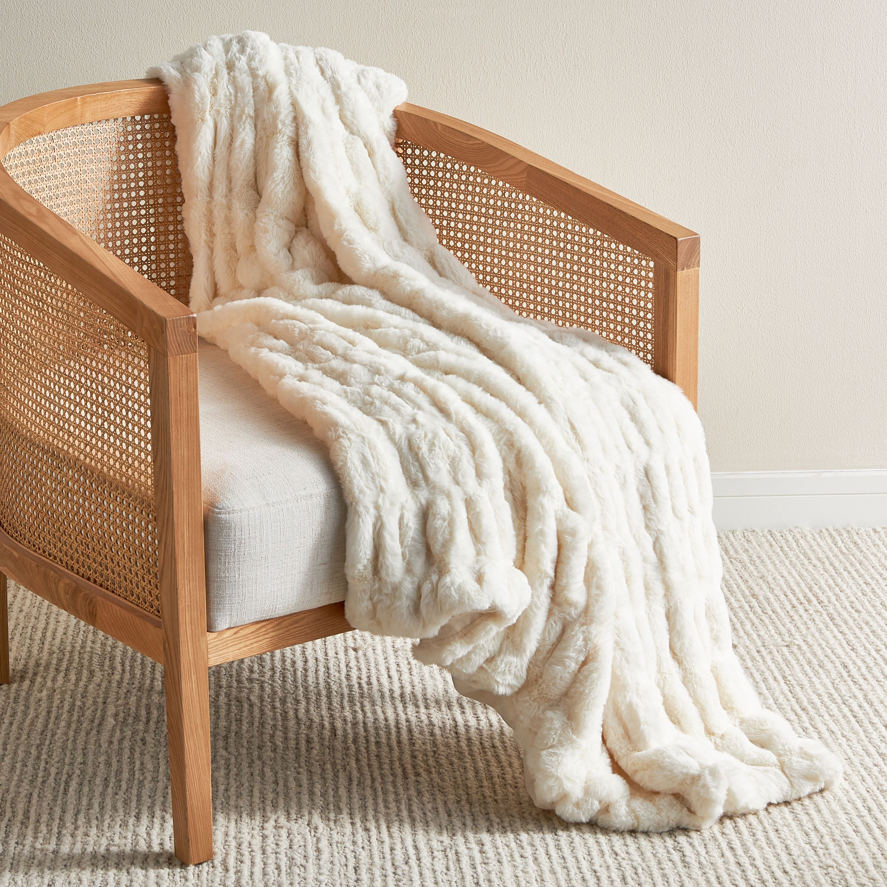 Craster Rabbit Fur Mink Blanket - 150x200 cm-household-cushionsandthrows-throwsandblankets-blankets-image-1