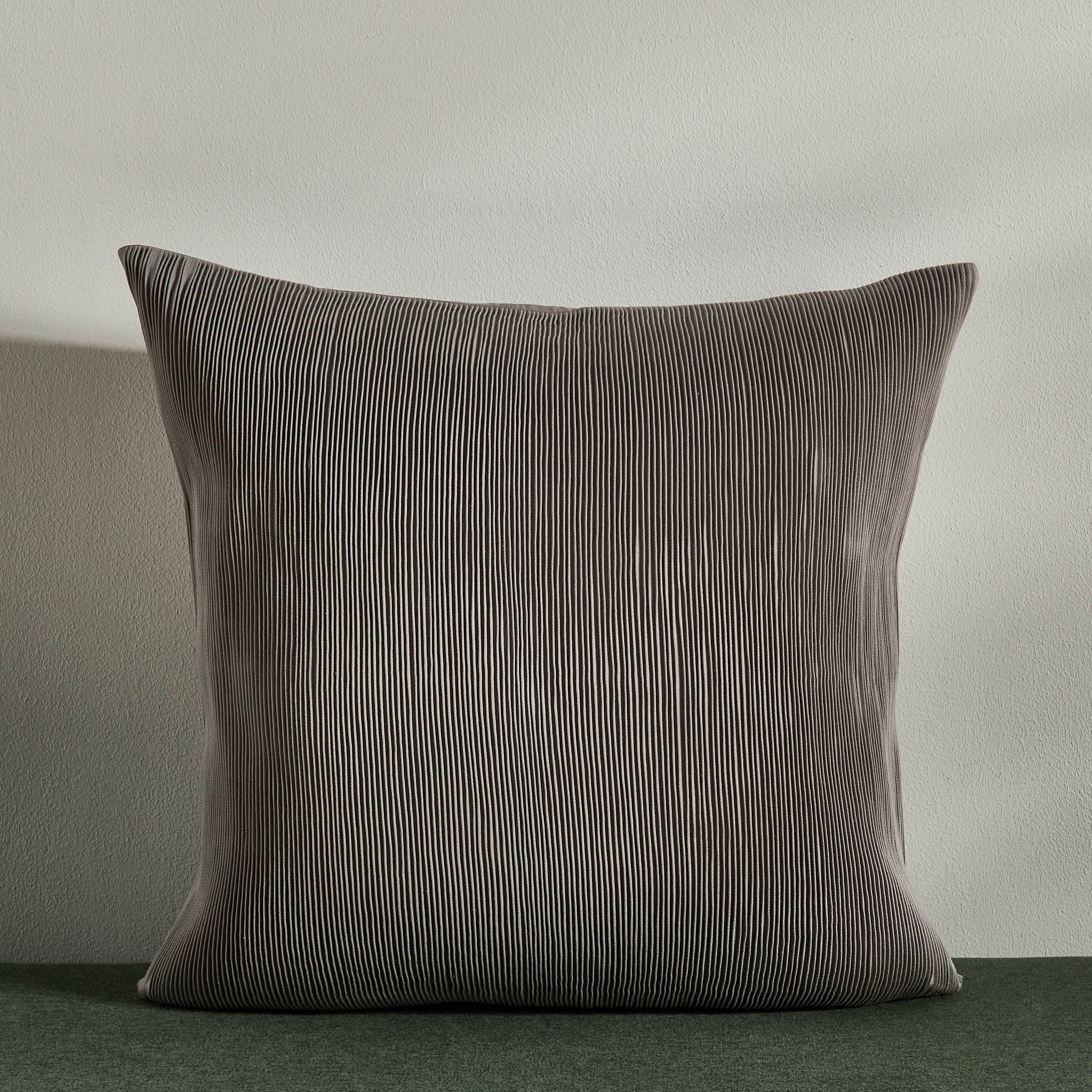 غطاء وسادة ساتان بطيات - بيورتي- 50x50 سم-household-cushionsandthrows-cushioncovers-image-5