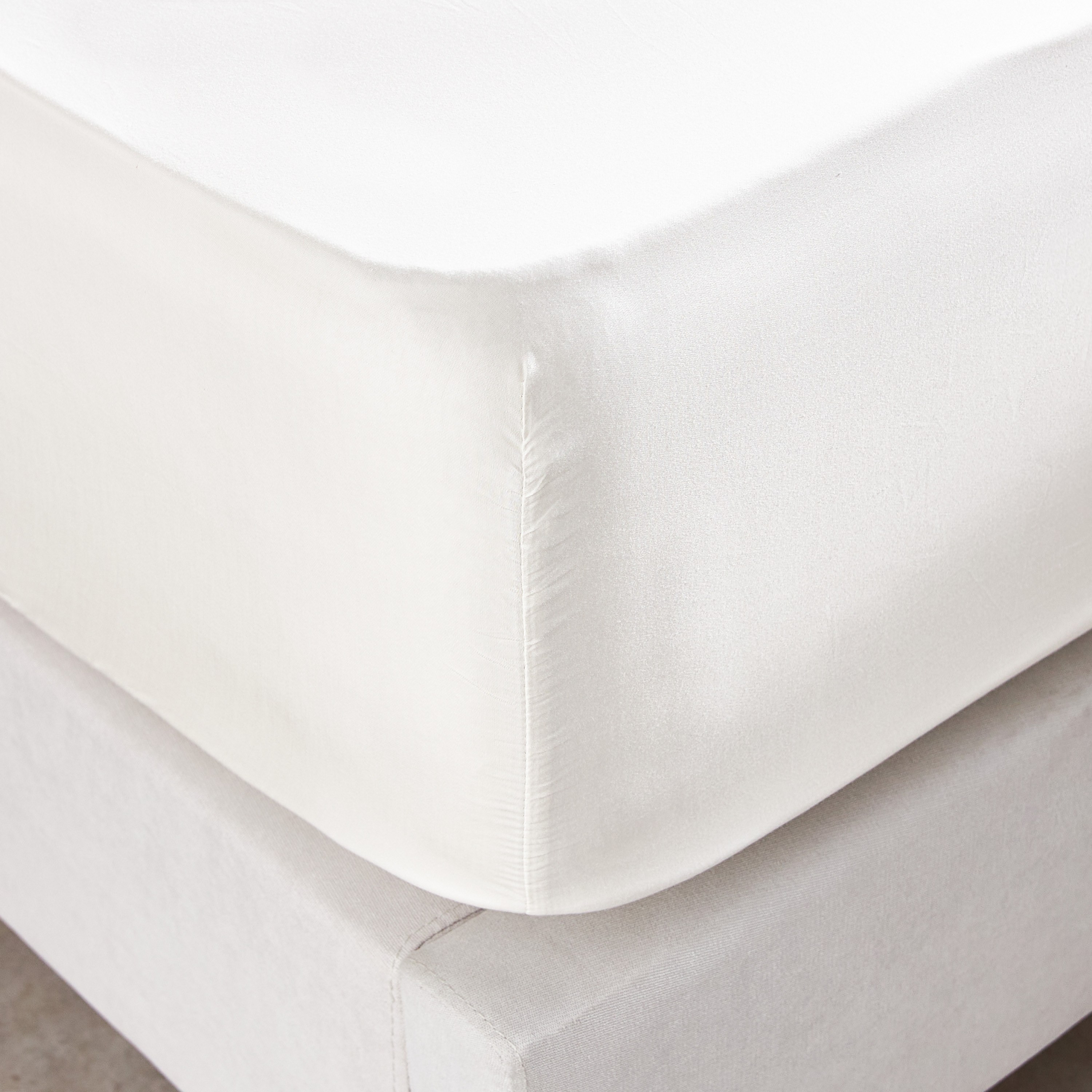 شرشف مطاطي سوبر كينج قطن ستان 300 خيط - لوكس- 200x205x33 سم-household-bedding-sheetsandpillowcases-fittedsheets-image-4
