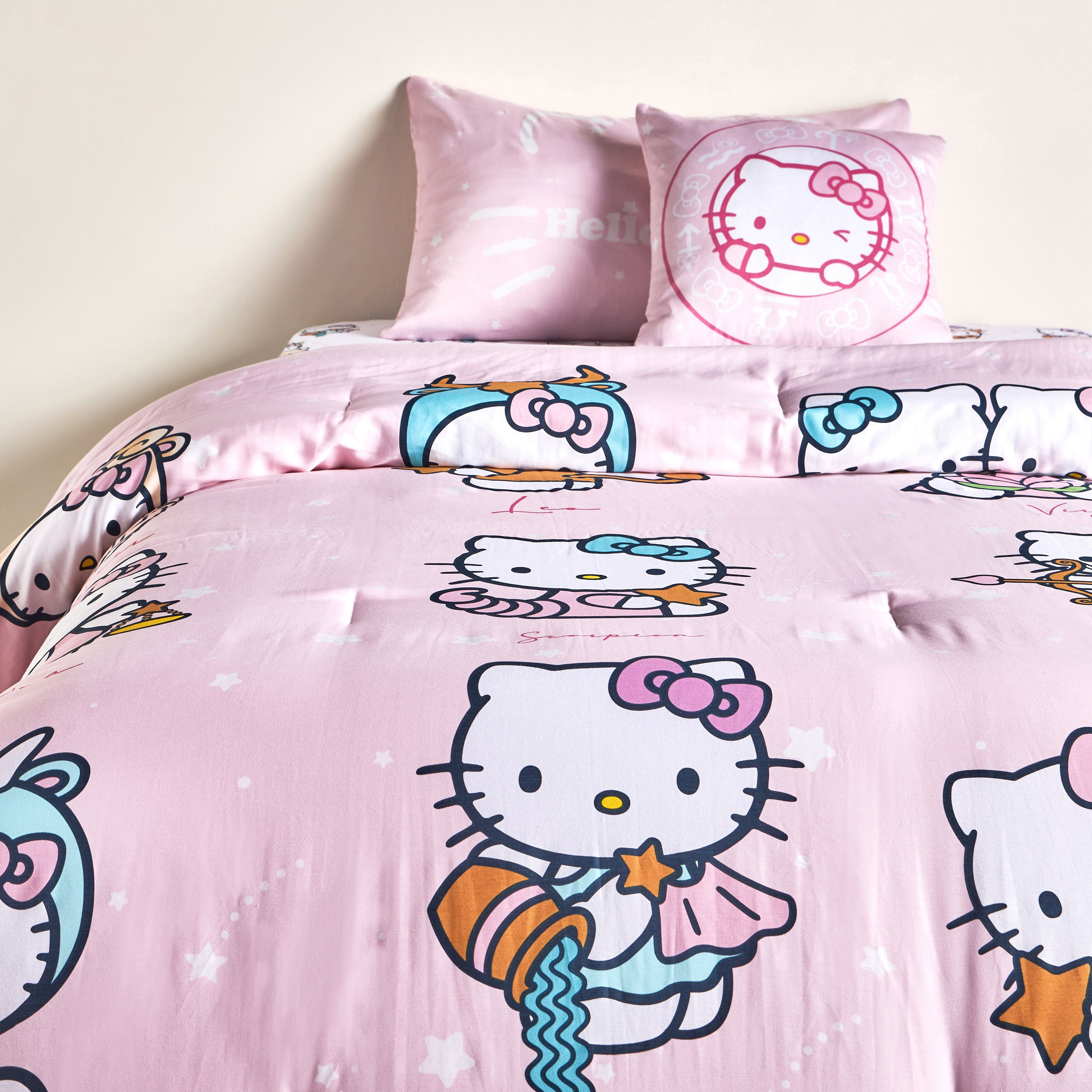 طقم لحاف وشرشف مقاس كامل 4 قطع قطن بطبعات هالو كيتي - 160x220 سم-babyandkids-beddingandwindows-bedding-comforters-image-2