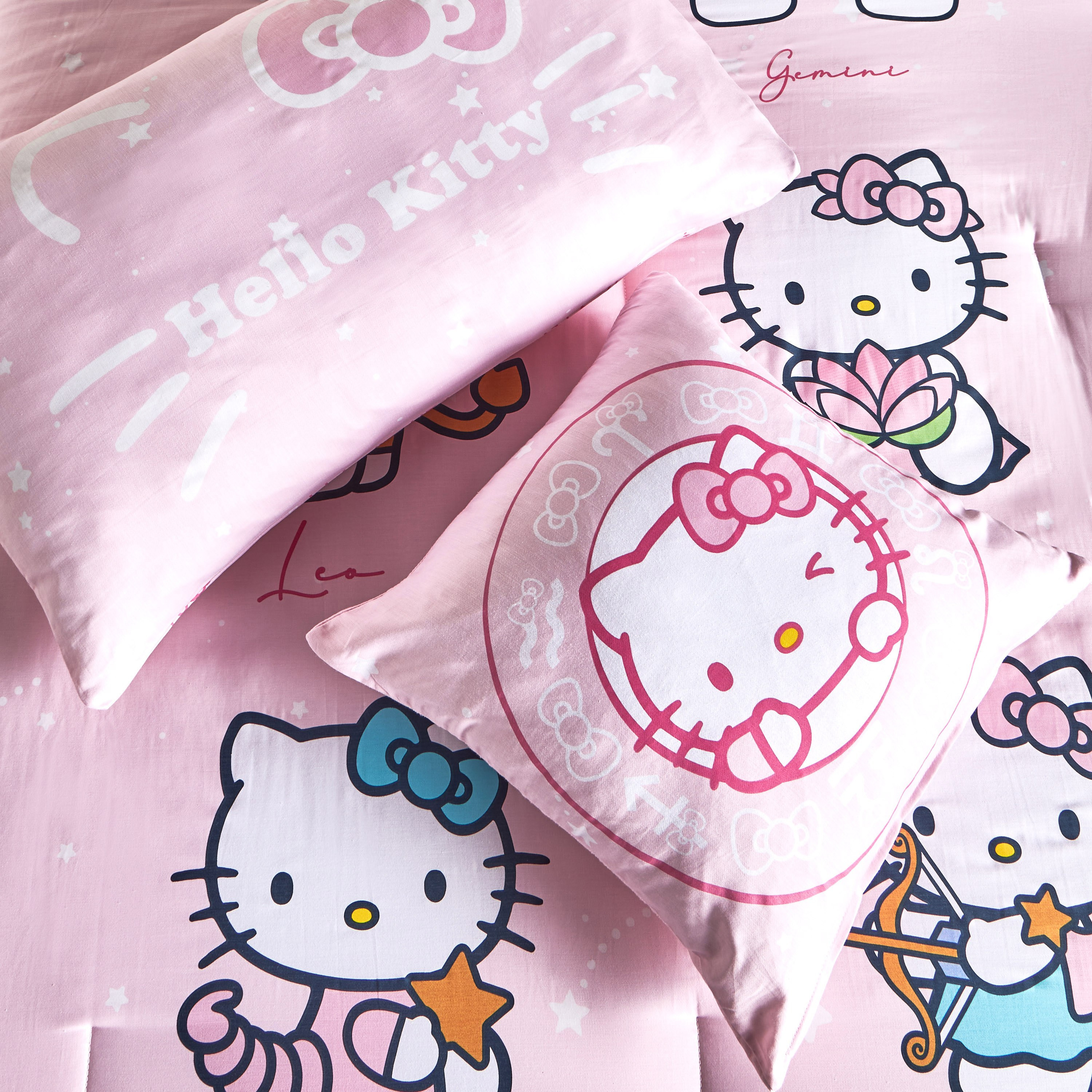 طقم لحاف وشرشف مقاس كامل 4 قطع قطن بطبعات هالو كيتي - 160x220 سم-babyandkids-beddingandwindows-bedding-comforters-image-4