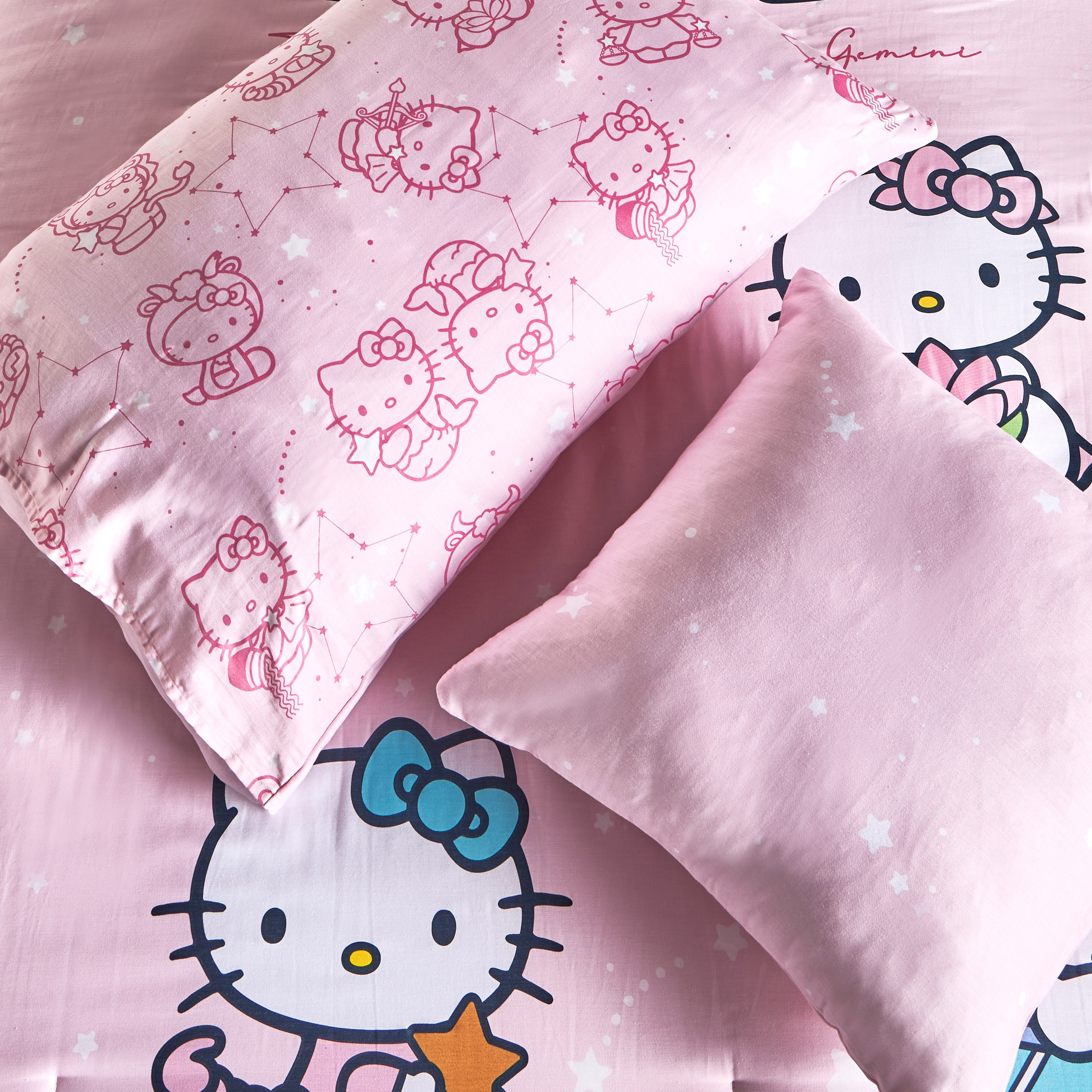 طقم لحاف وشرشف مقاس كامل 4 قطع قطن بطبعات هالو كيتي - 160x220 سم-babyandkids-beddingandwindows-bedding-comforters-image-5