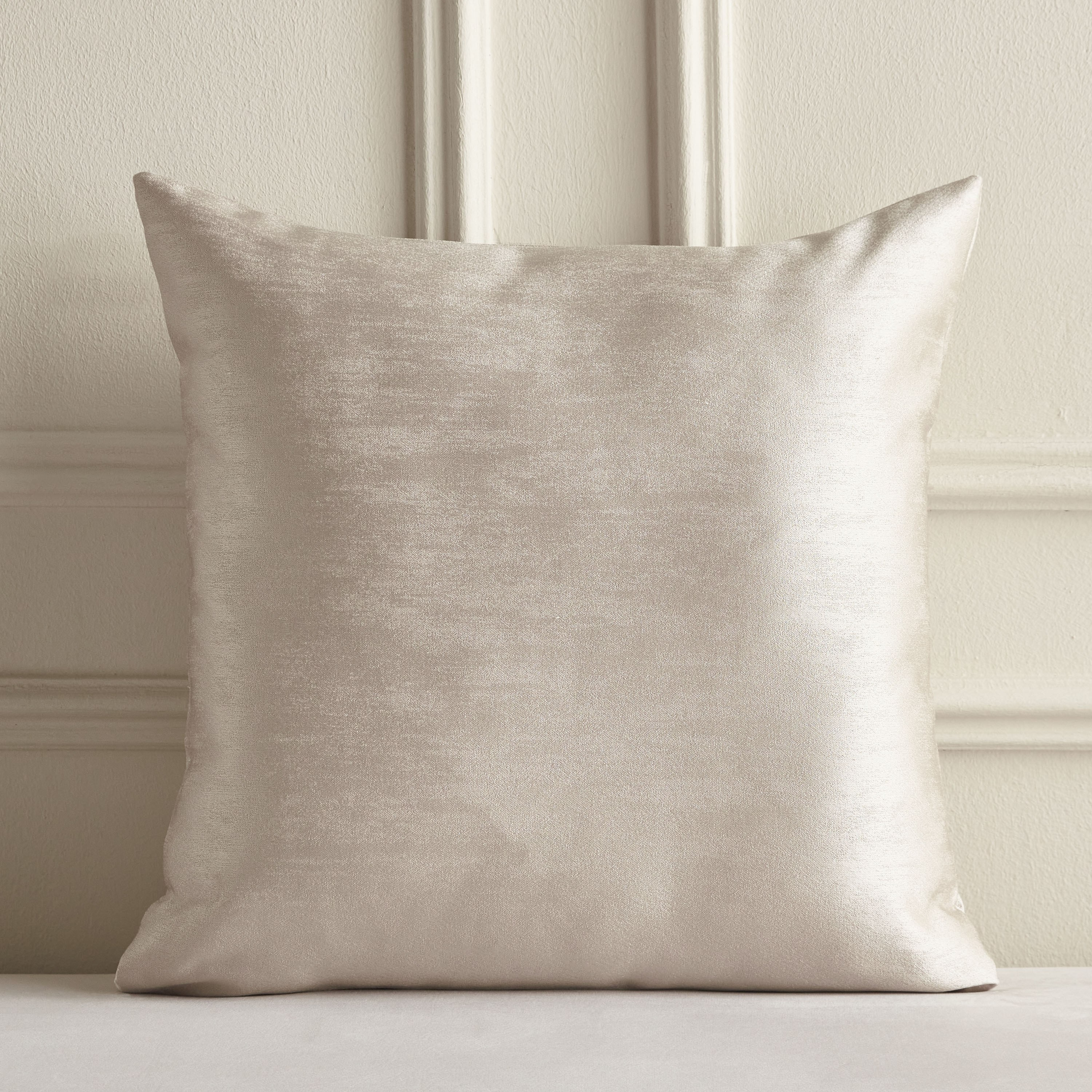 Tesni Jacquard Cushion Cover - 50x50 cm