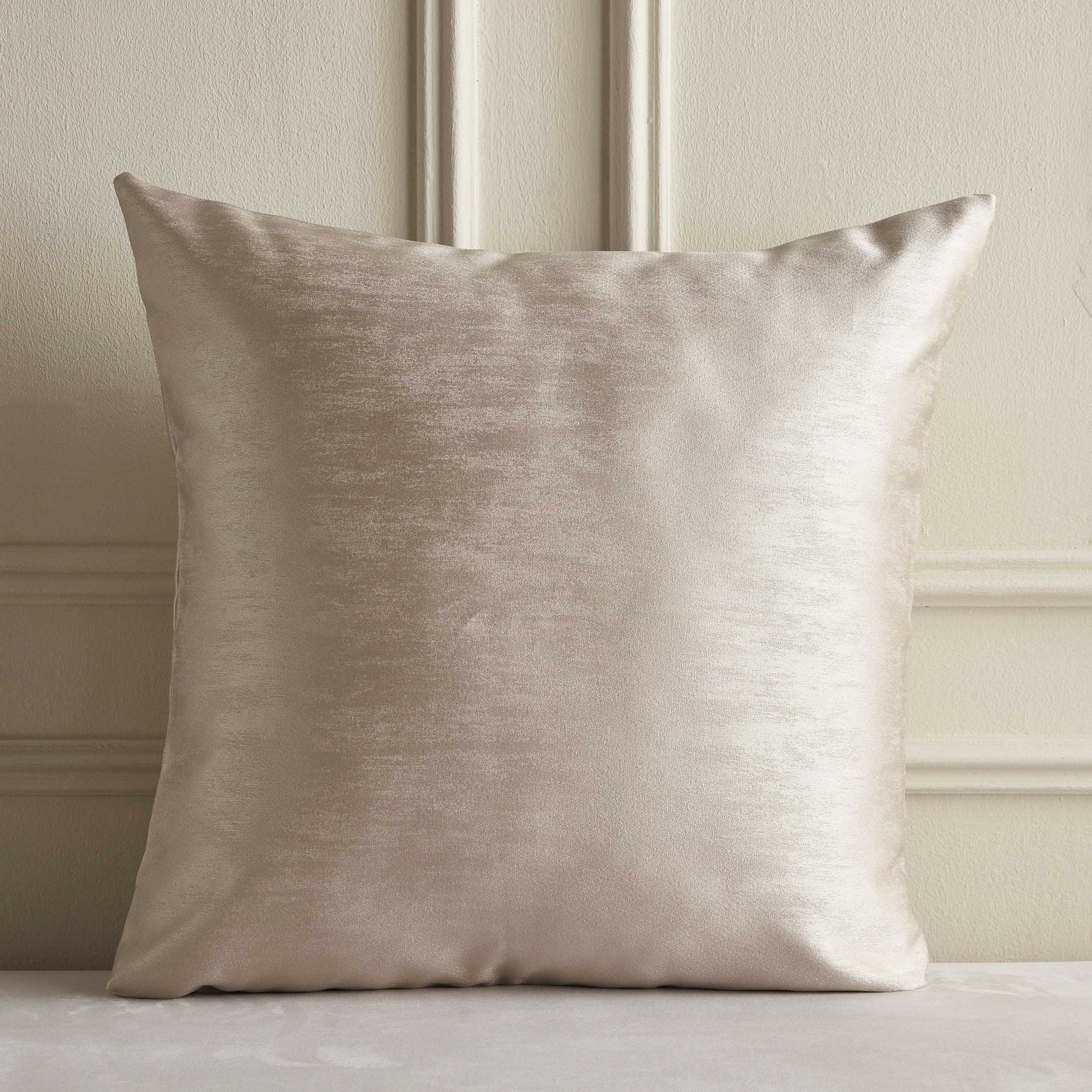 Tesni Jacquard Cushion Cover - 65x65 cm