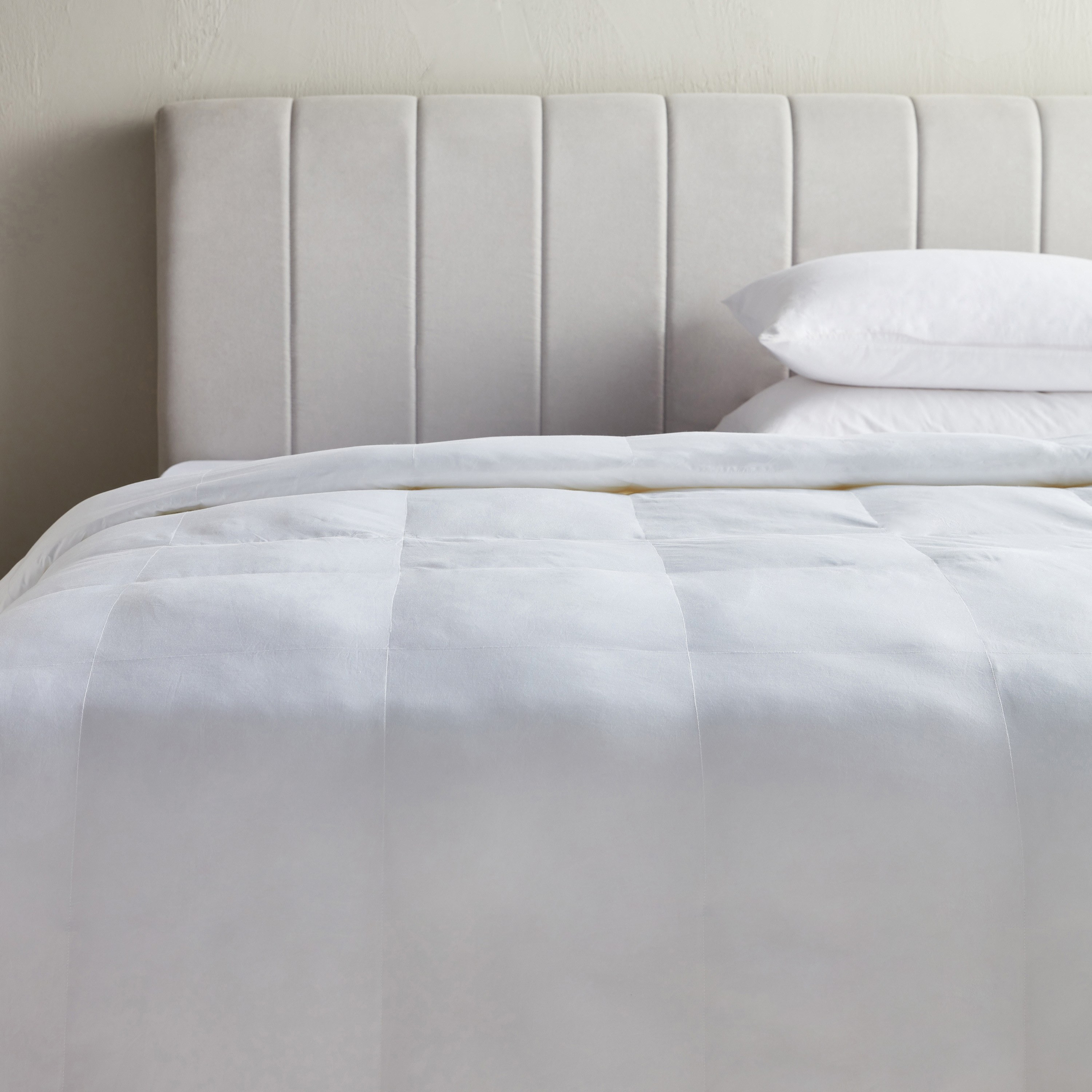 Neru Down Alternative Mid Warm Queen Duvet - 200x200 cm-household-bedding-duvetandcovers-duvets-image-1
